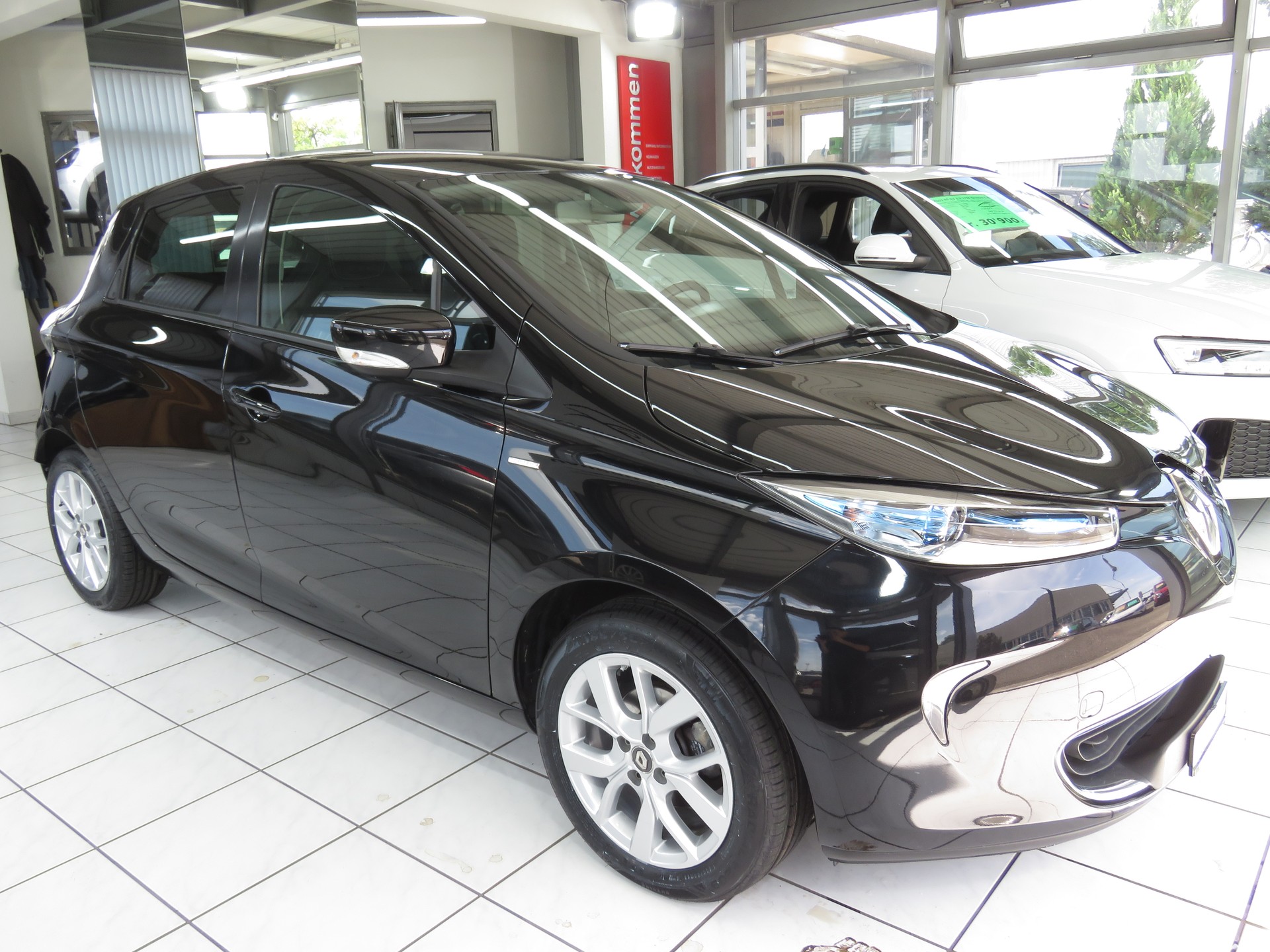 RENAULT Zoe Limited R110 "Automat" (Batterie in Miete)-showroom-element-2