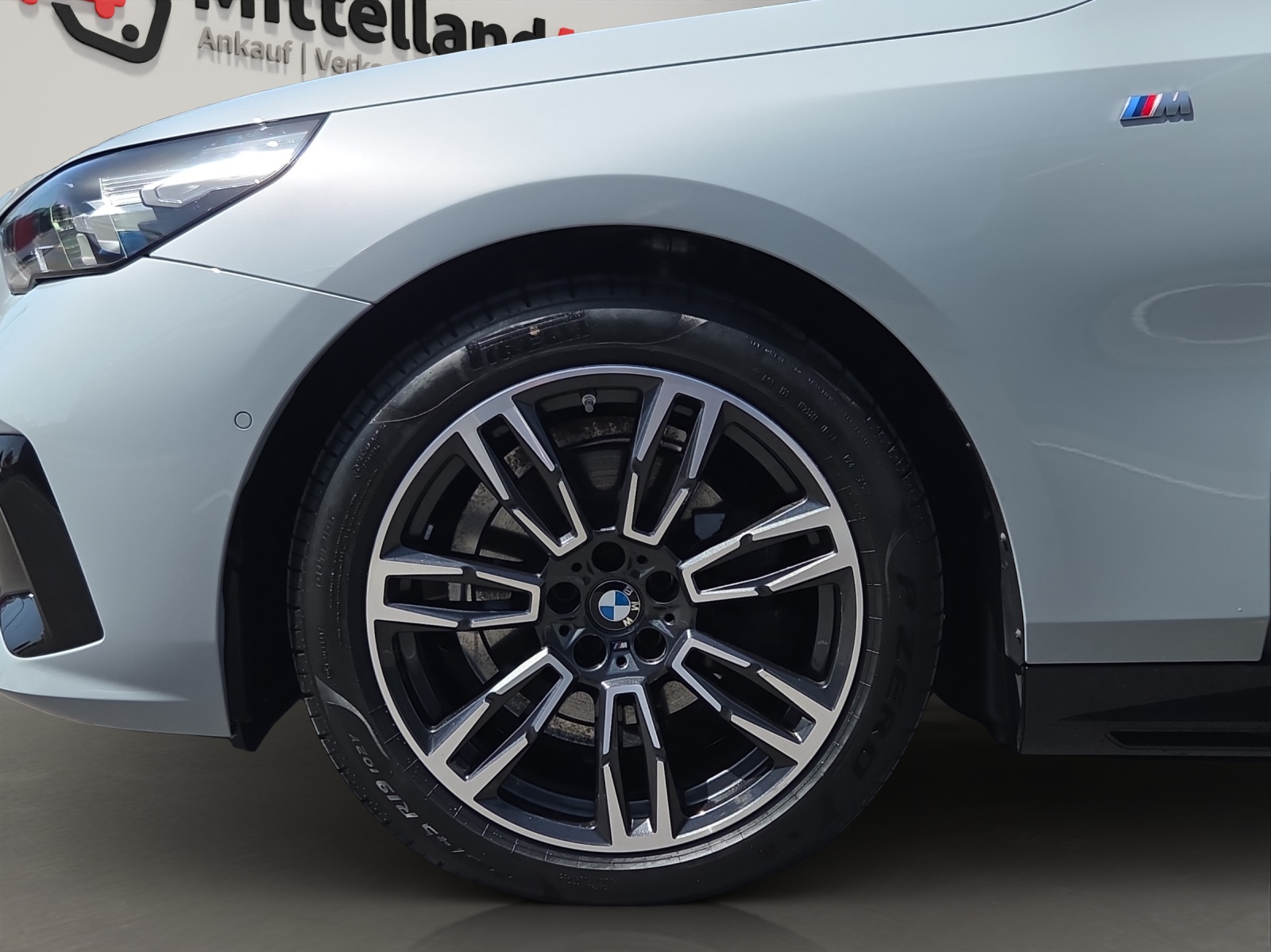 BMW 520d xDrive 48V Touring M Sport Steptronic-image-5