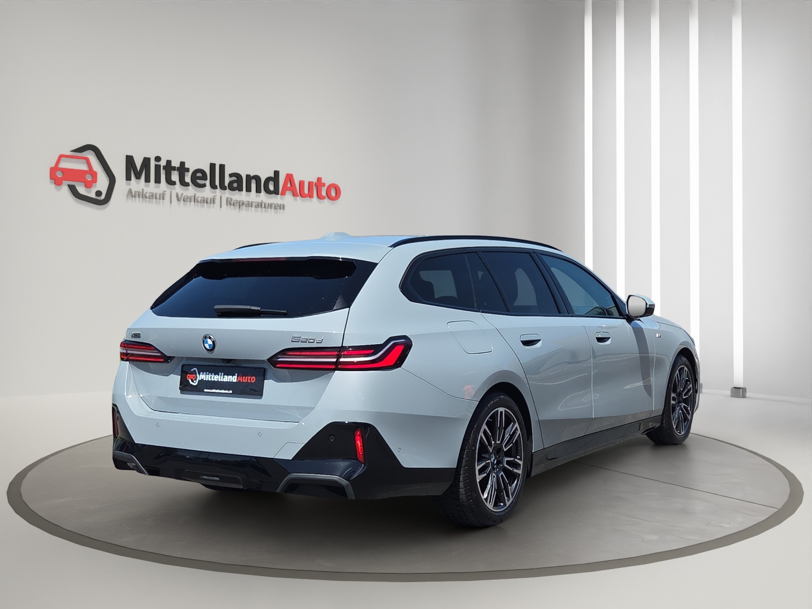 BMW 520d xDrive 48V Touring M Sport Steptronic-image-11