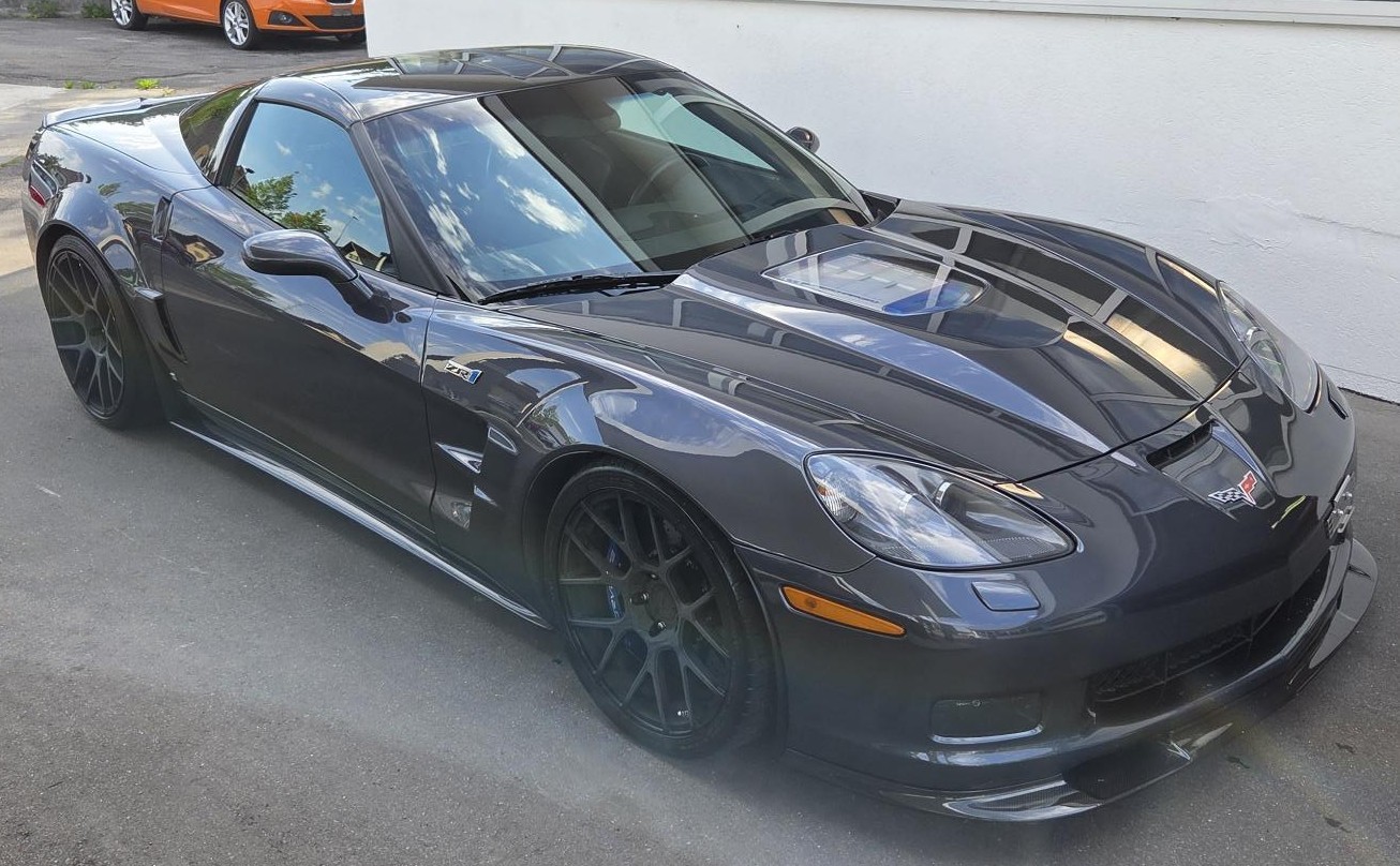 CHEVROLET Corvette ZR1-image-1