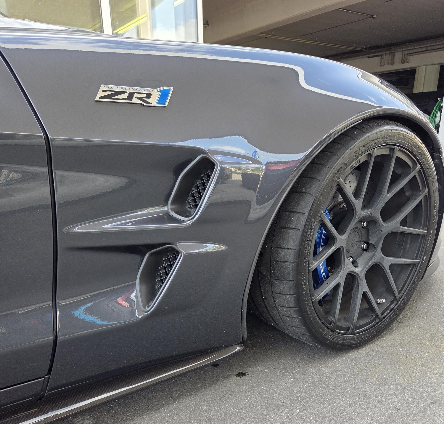 CHEVROLET Corvette ZR1-image-2