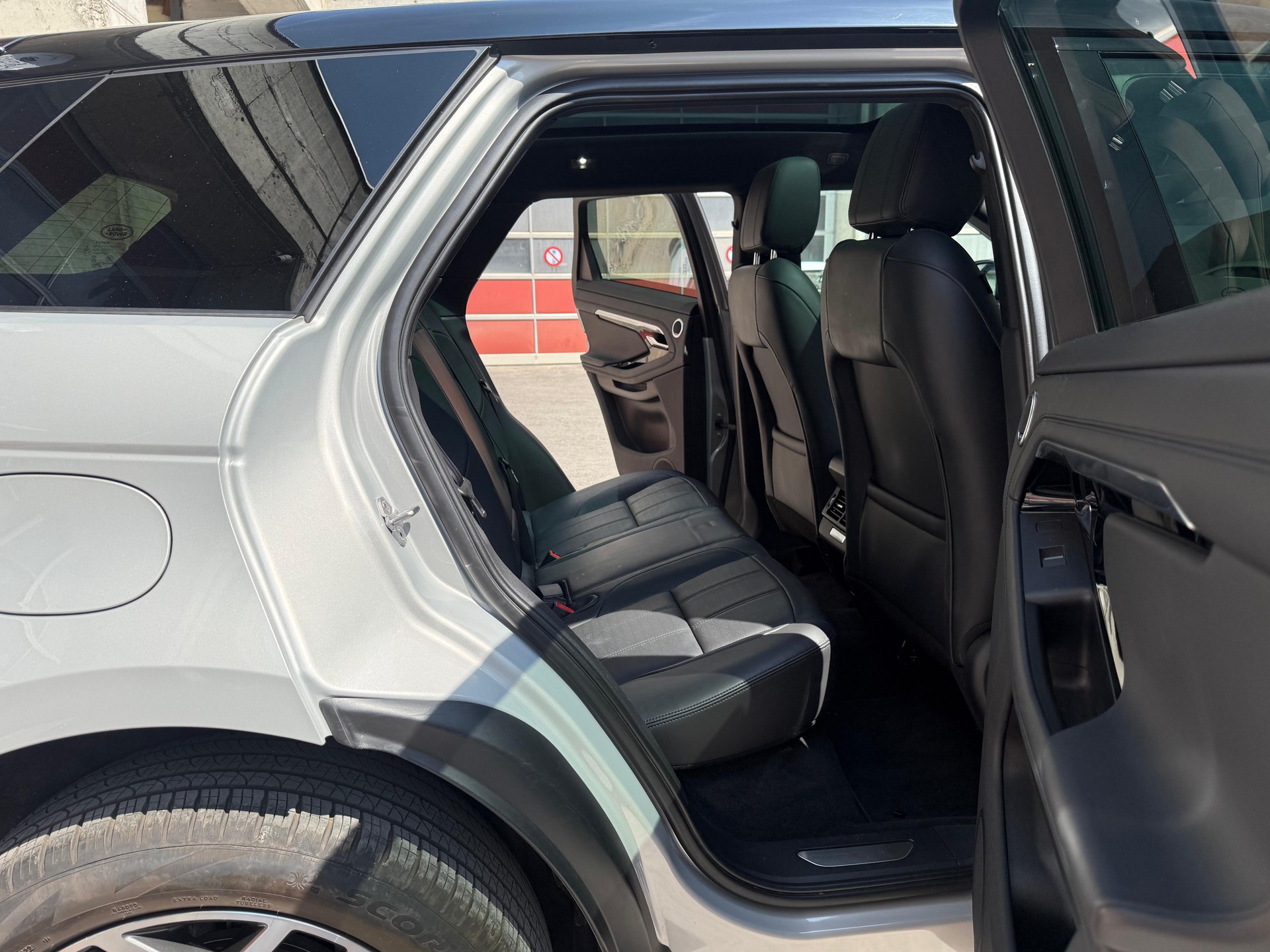 LAND ROVER Range Rover Evoque R-Dynamic P 250 HSE AT9-image-6
