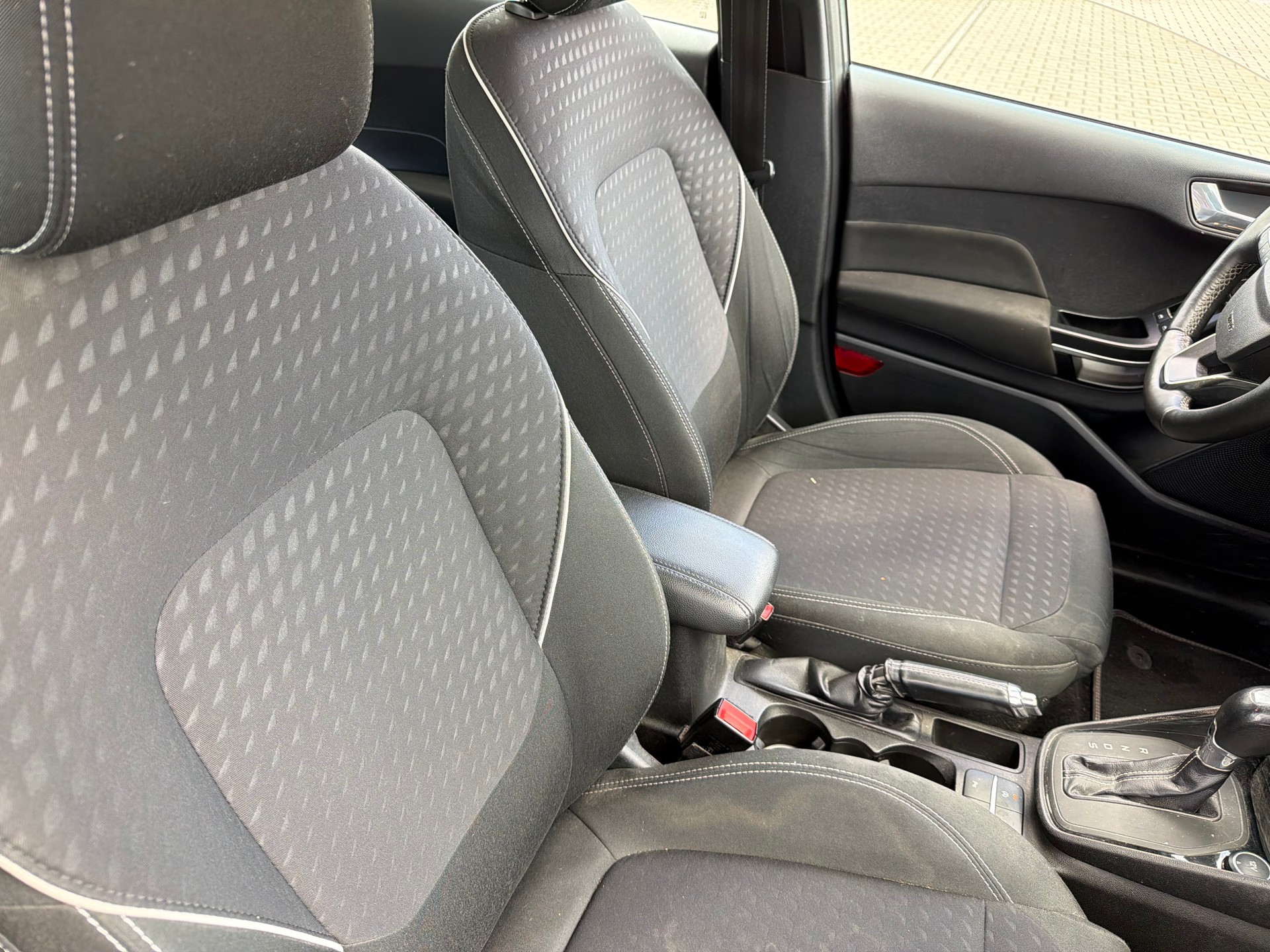 FORD Fiesta 1.0 SCTi Business Automat-image-6