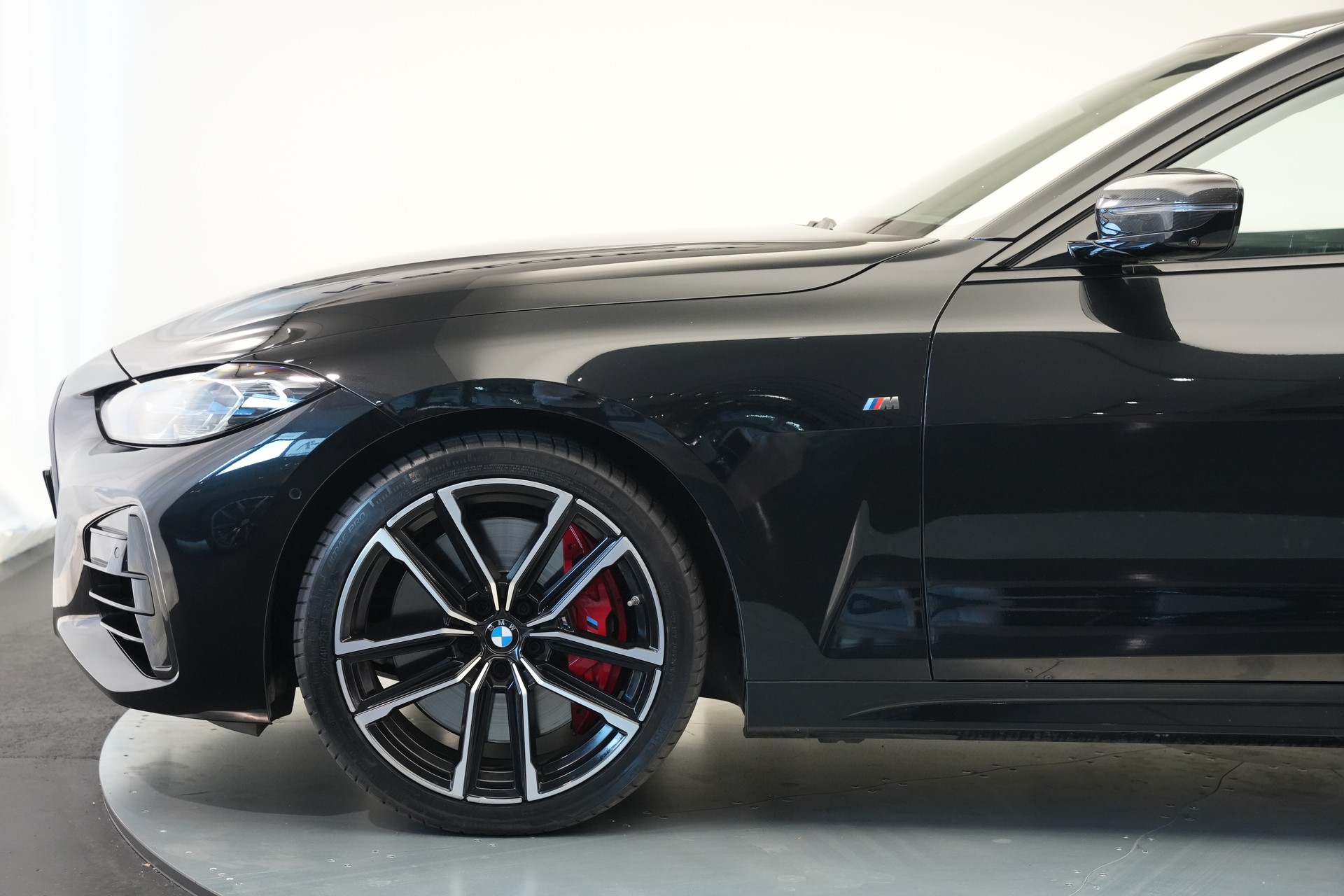 BMW M440i xDrive 48V Coupé Steptronic *CH-Fahrzeug* *M Sportsitze* *Carbon Paket*-image-44