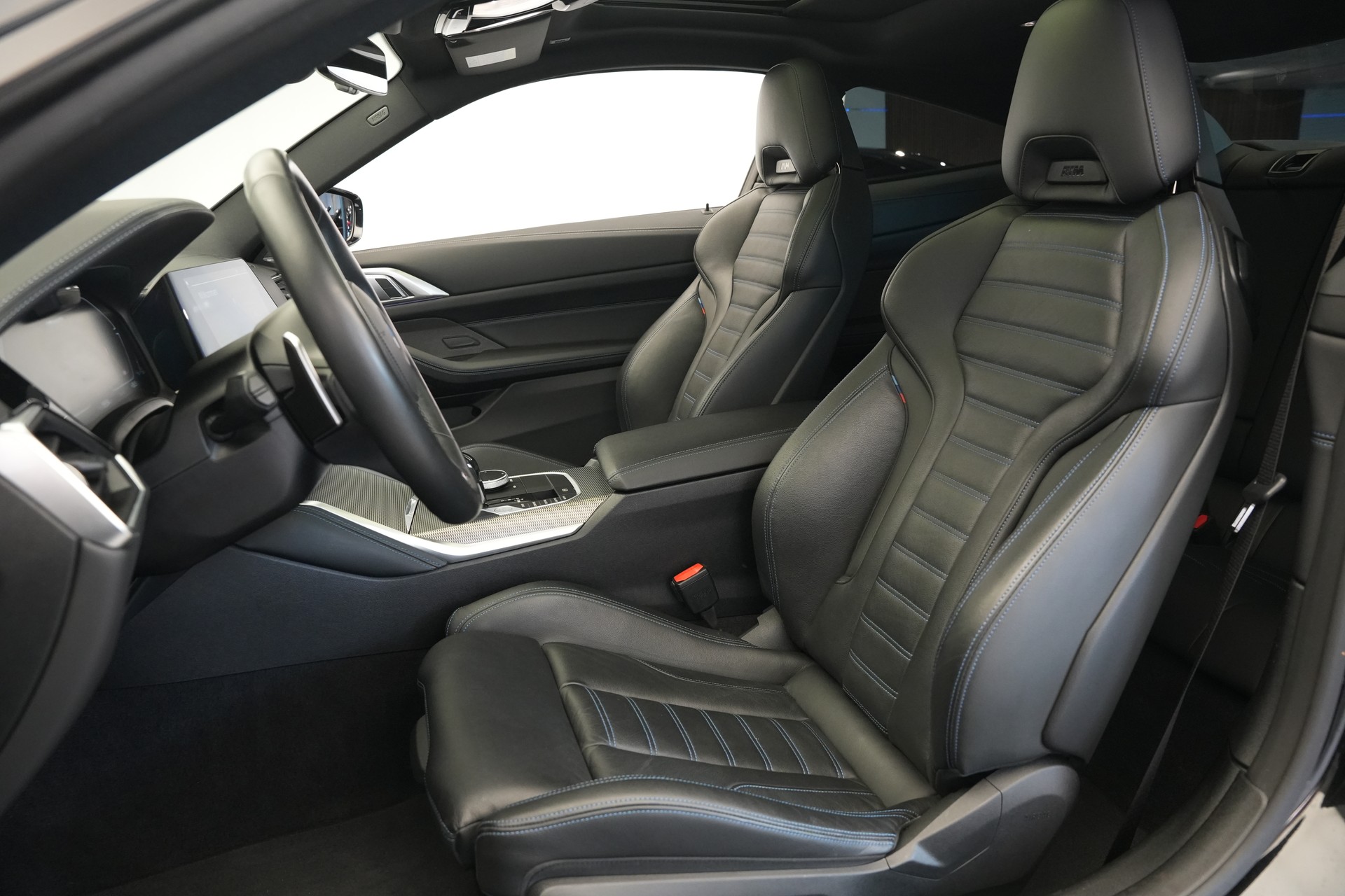 BMW M440i xDrive 48V Coupé Steptronic *CH-Fahrzeug* *M Sportsitze* *Carbon Paket*-image-14