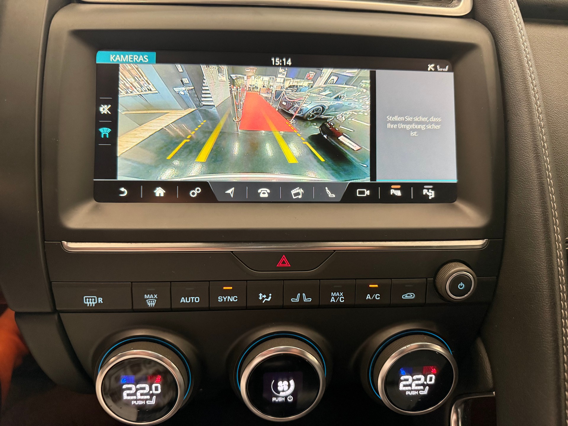 JAGUAR E-Pace 2.0d D180 S AWD Automatik-image-21
