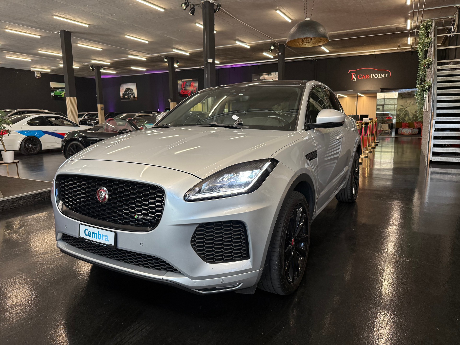 JAGUAR E-Pace 2.0d D180 S AWD Automatik-image-26
