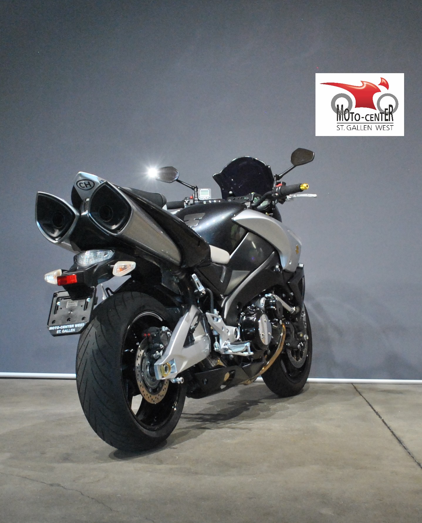 SUZUKI GSX 1300 B-King-image-4