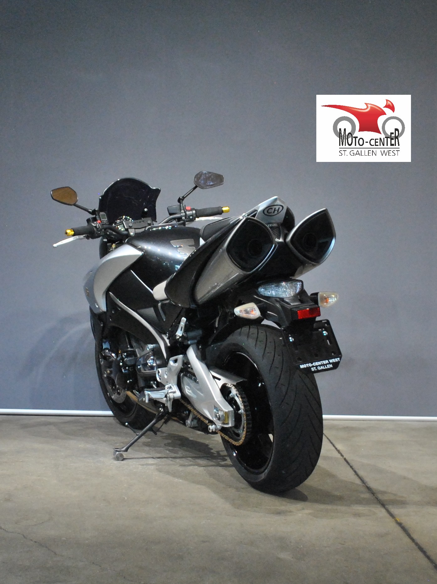 SUZUKI GSX 1300 B-King-image-3