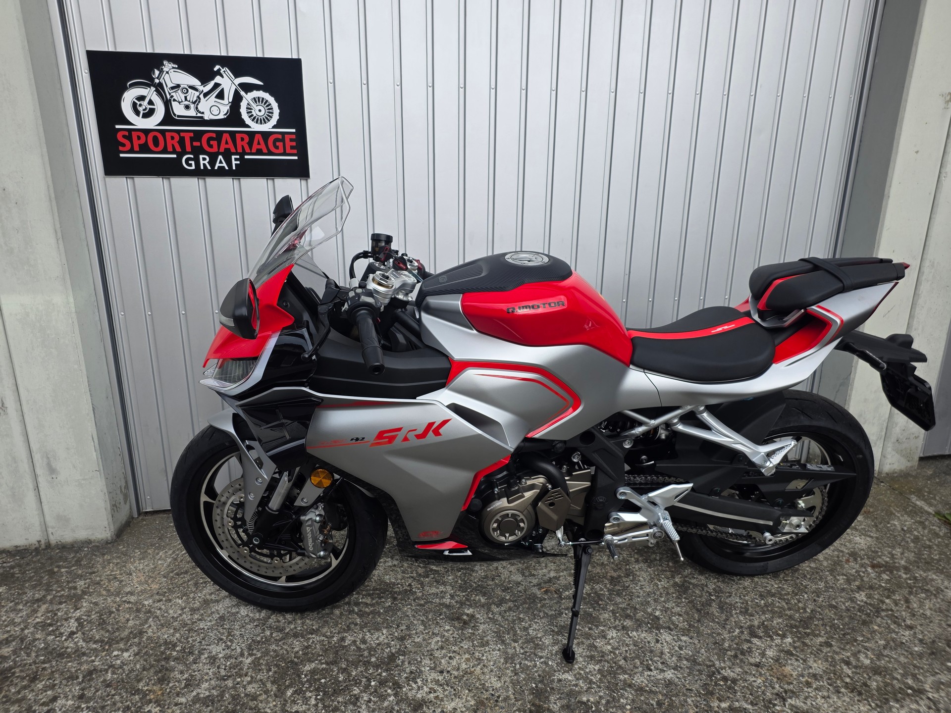QJ Srk 421RR Supersport-image-2