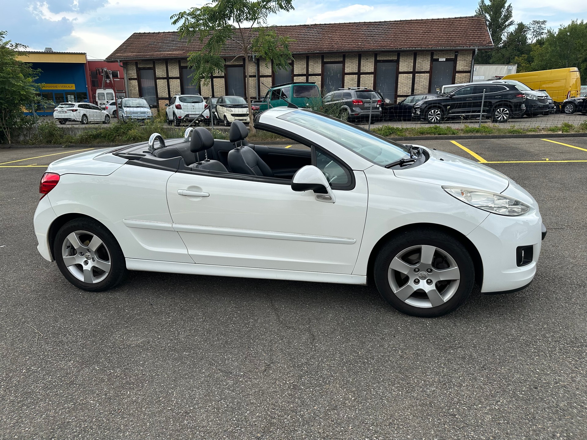 PEUGEOT 207 CC 1.6 16V Swiss Edition-showroom-element-3