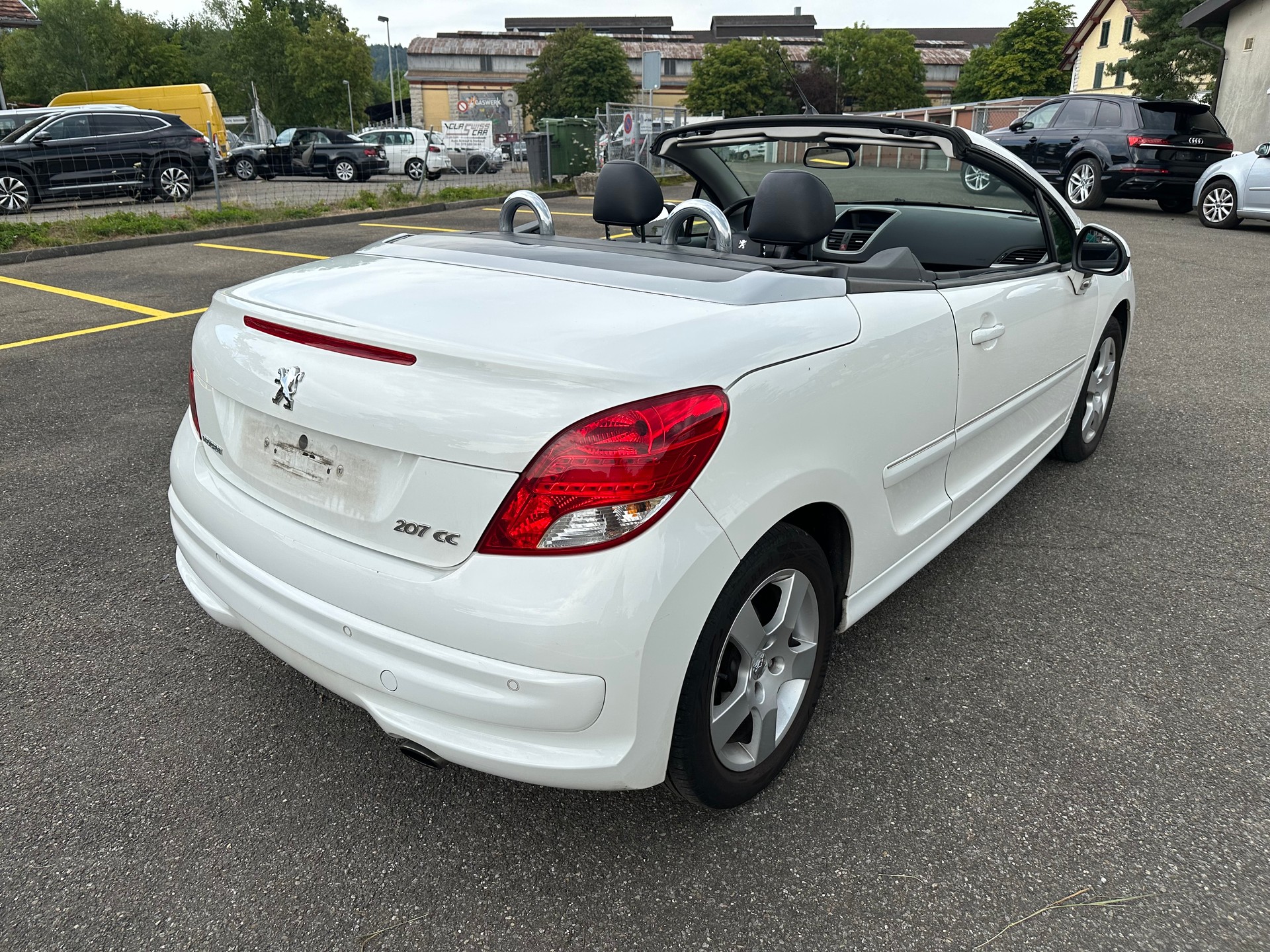 PEUGEOT 207 CC 1.6 16V Swiss Edition-image-4