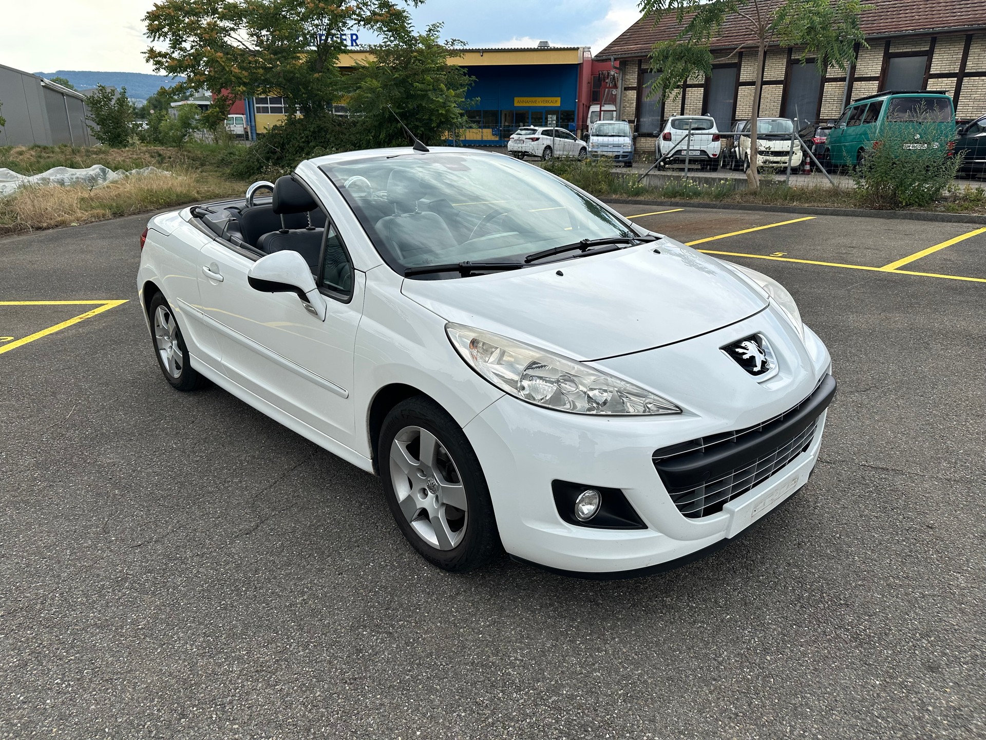 PEUGEOT 207 CC 1.6 16V Swiss Edition-showroom-element-2