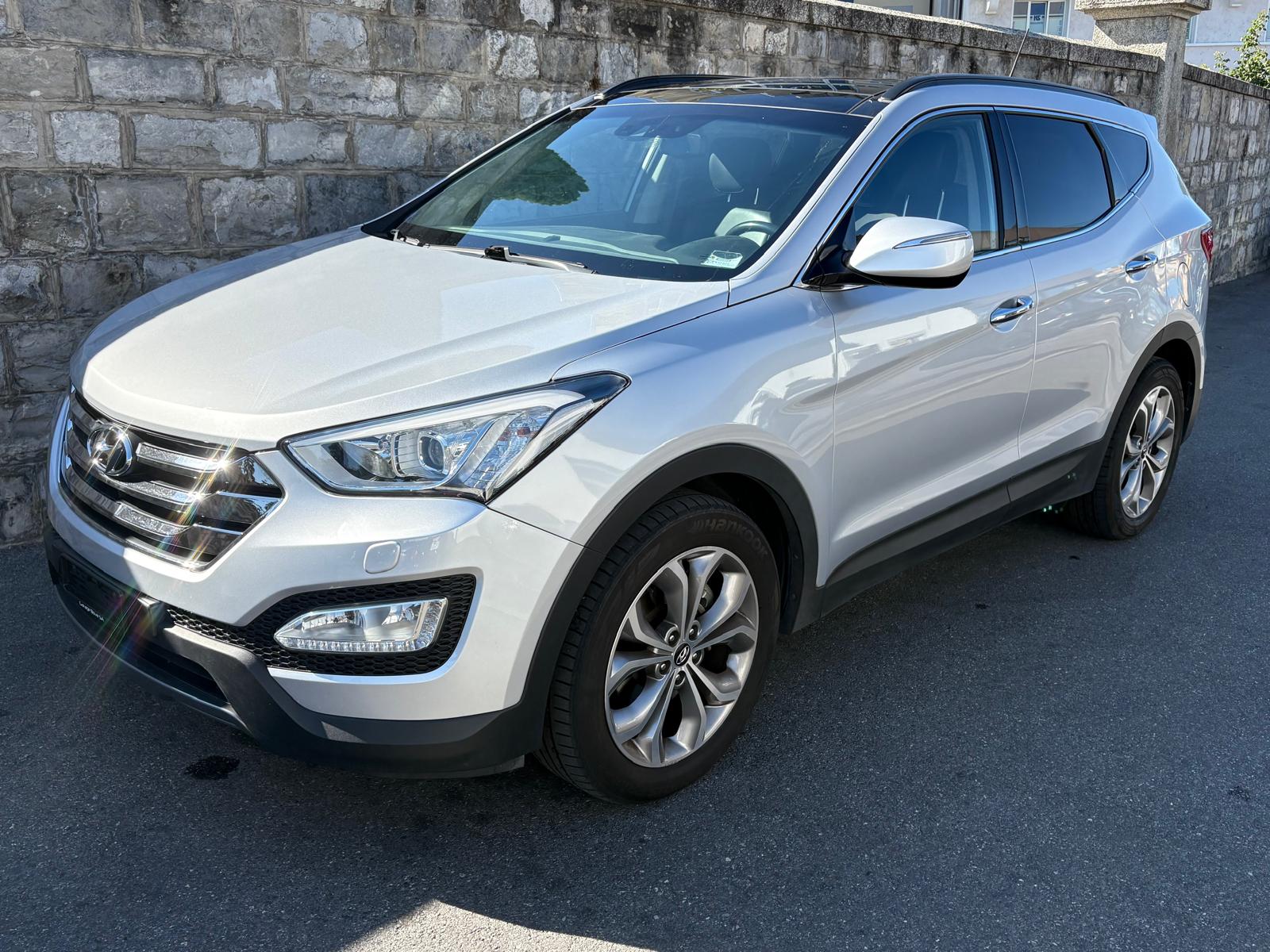 HYUNDAI GRAND SANTA FE 2.4 GDI 4WD 7 places BVA-showroom-element-1