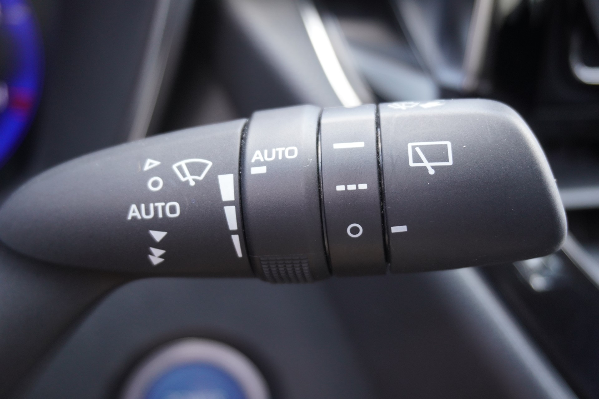 TOYOTA Corolla Touring Sports 1.8 HSD Trend e-CVT-image-29