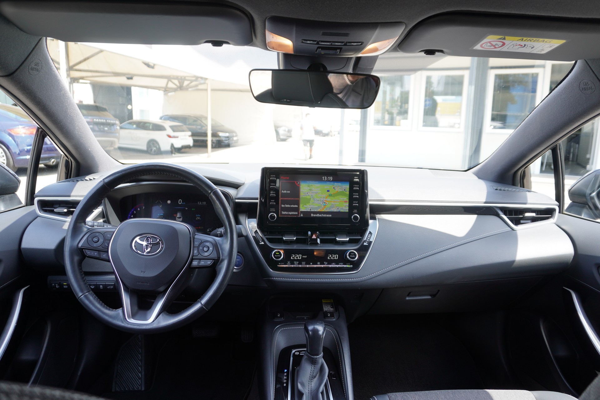 TOYOTA Corolla Touring Sports 1.8 HSD Trend e-CVT-image-16