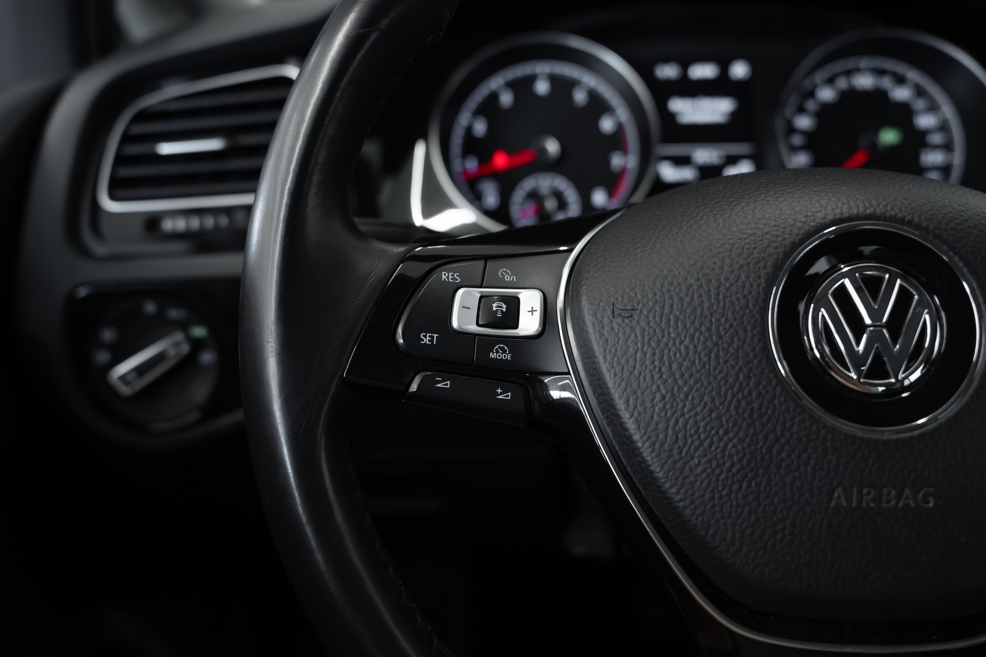 VW Golf 1.2 TSI Cup DSG-image-16