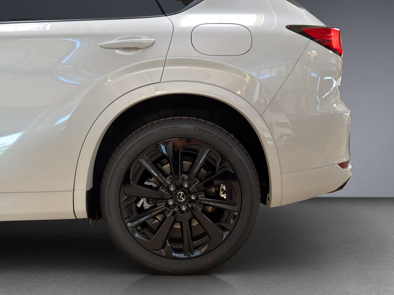 MAZDA CX-60 3.3L e-Skyactiv D 254 MHEV AWD Homura Plus-image-5