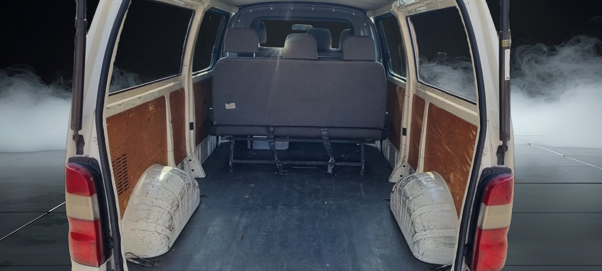 TOYOTA HI-ACE 2.5D 4WD-image-8