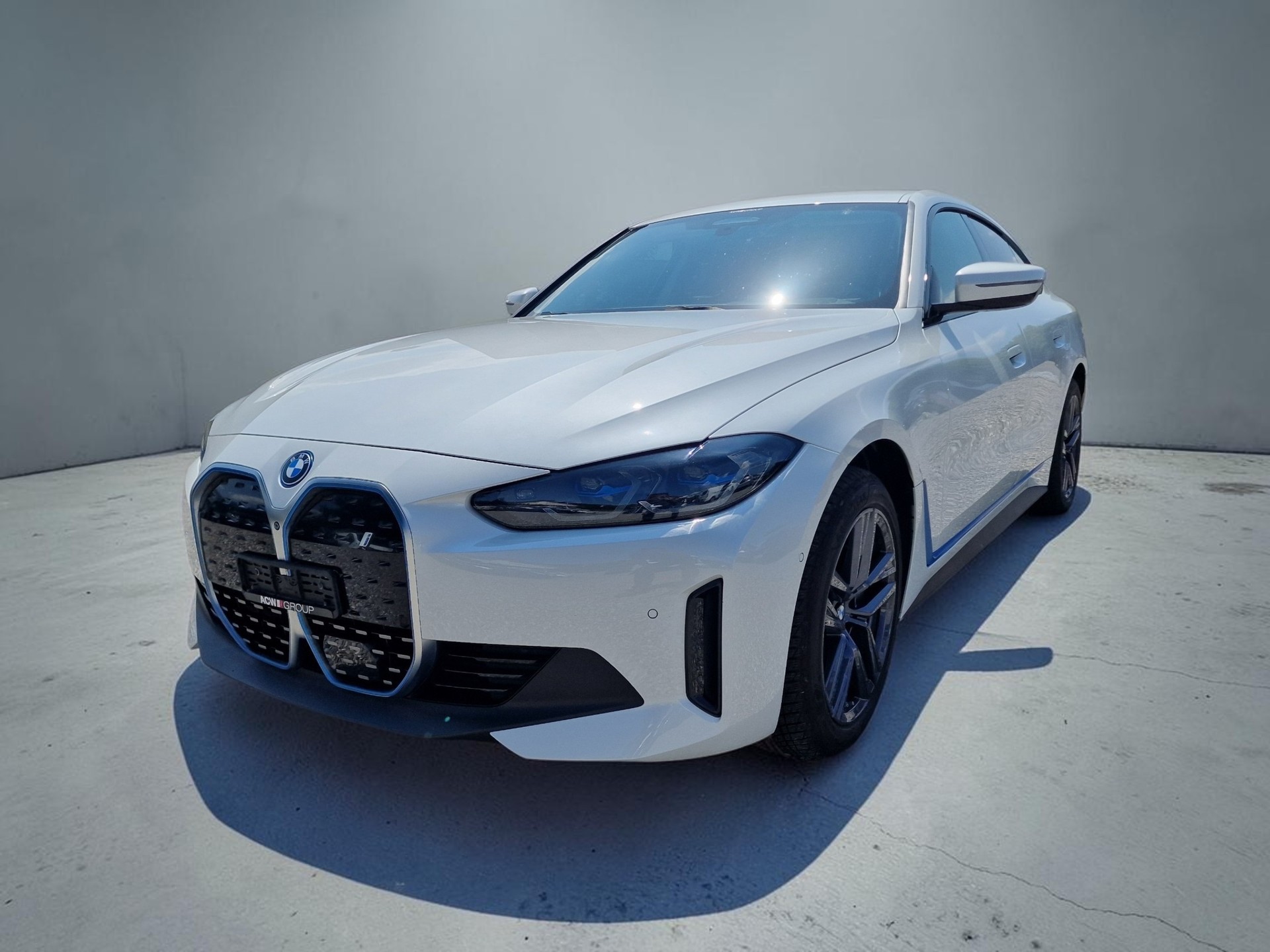BMW i4 eDrive 40 8x Alu 590km WLTP-showroom-element-1