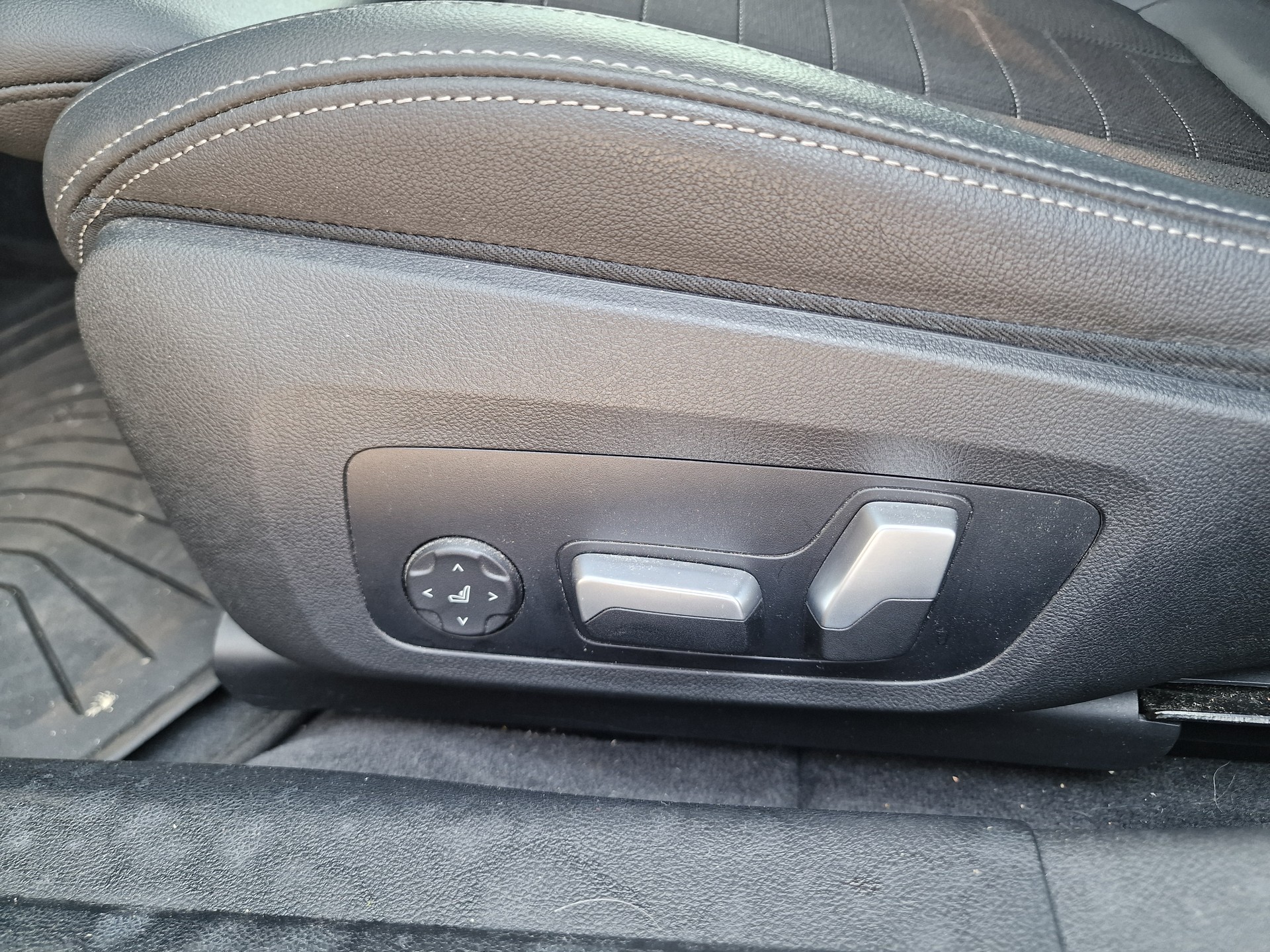 BMW i4 eDrive 40 8x Alu 590km WLTP-image-11