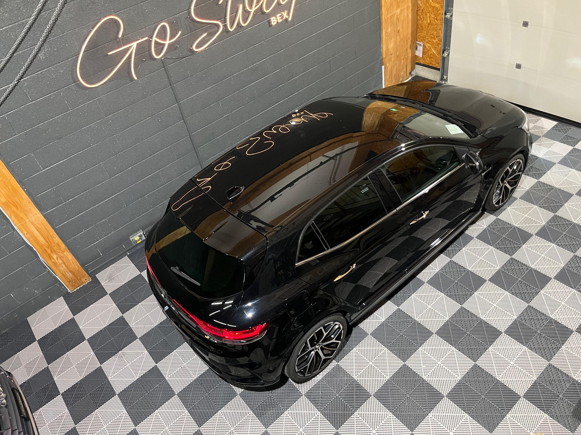 RENAULT Mégane Trophy 300 EDC-showroom-element-2