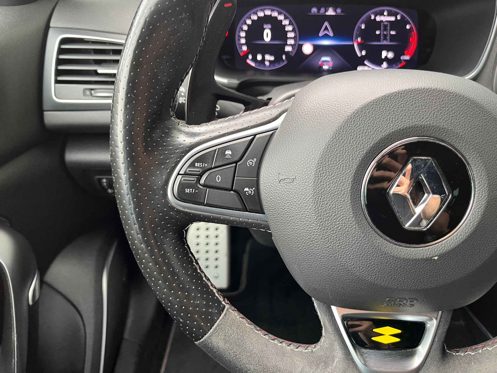 RENAULT Mégane Trophy 300 EDC-image-16