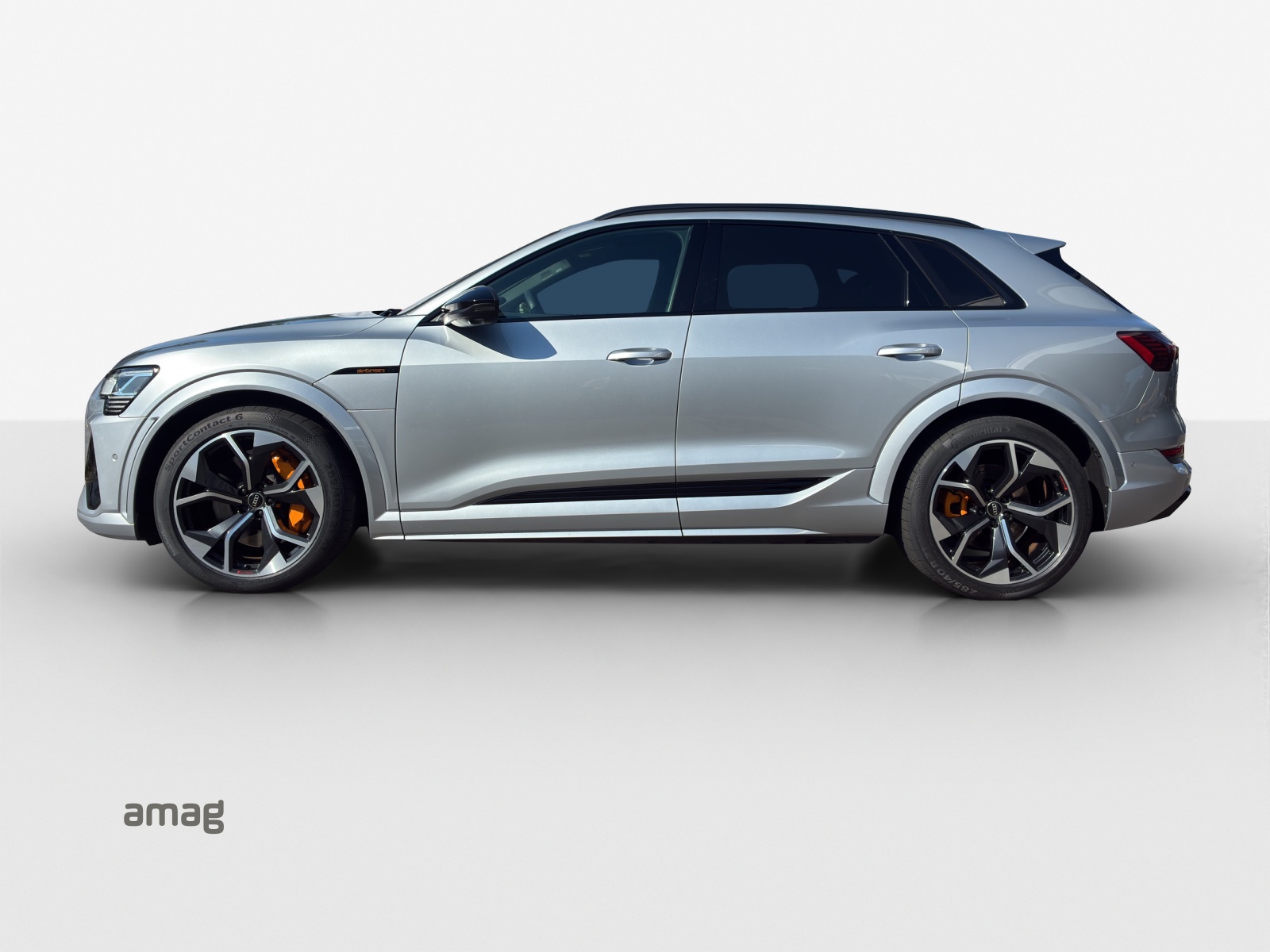 AUDI e-tron S quattro-showroom-element-1