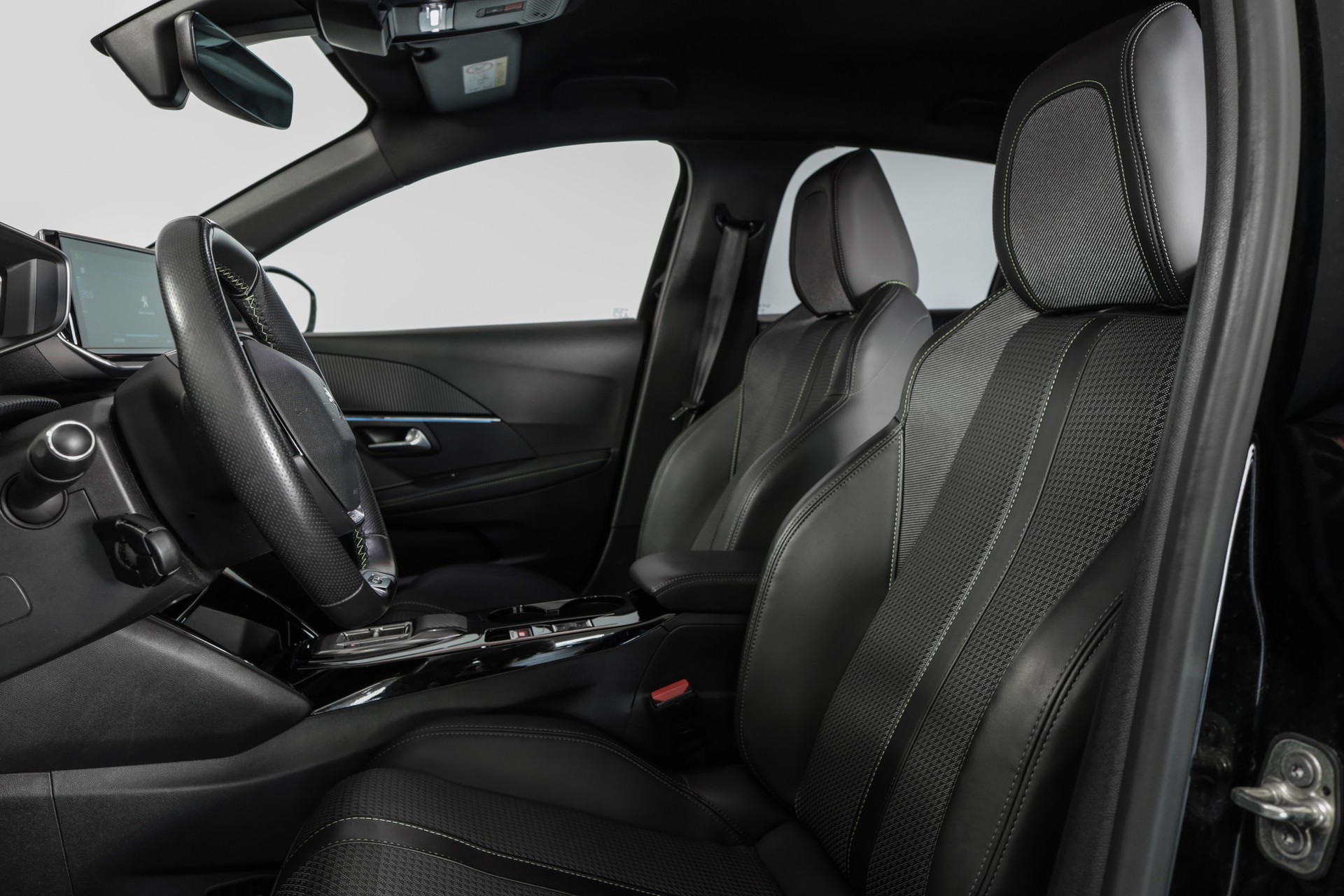 PEUGEOT 208 Elektrik GT-image-12