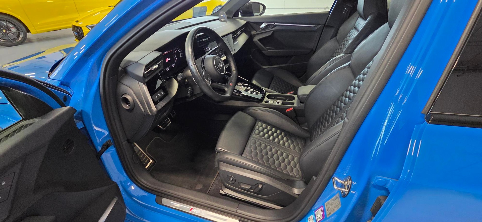 AUDI RS3 Limousine 2.5 TSI quattro S-tronic-image-4