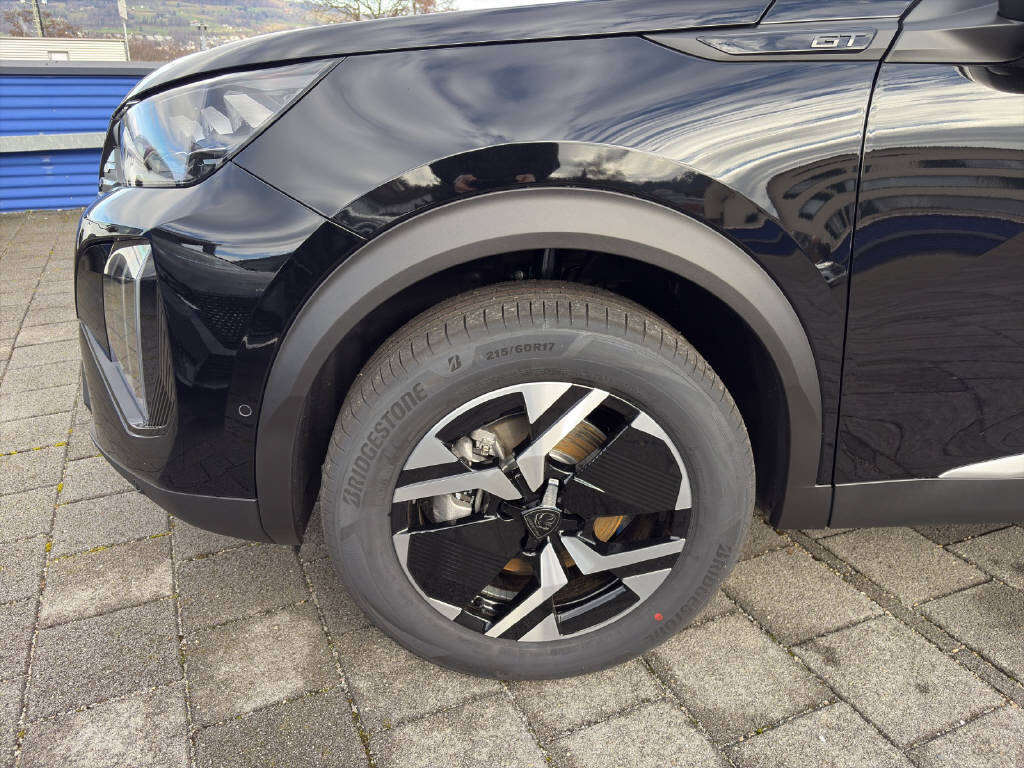 PEUGEOT 2008 1.2 Hybrid 145 GT-image-9
