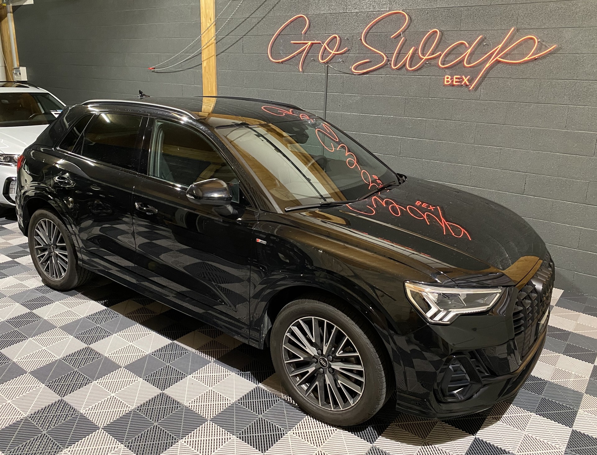 AUDI Q3 Sportback 40 TFSI S line quattro S-tronic-showroom-element-1