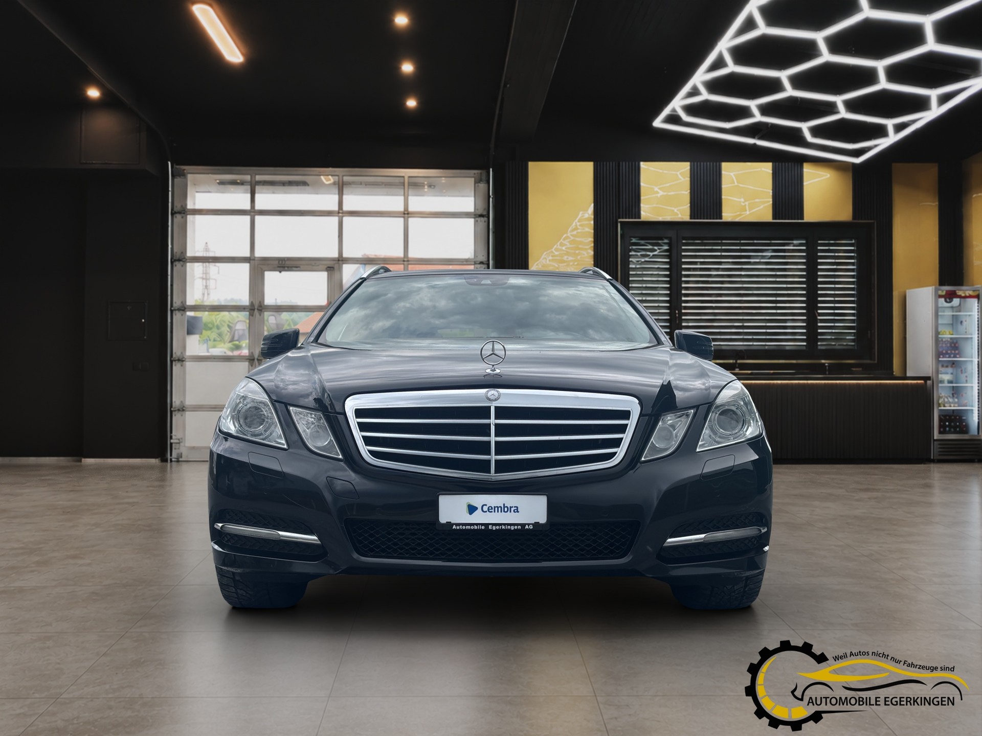 MERCEDES-BENZ E 250 CDI BlueEF Avantgarde Kombi-showroom-element-1