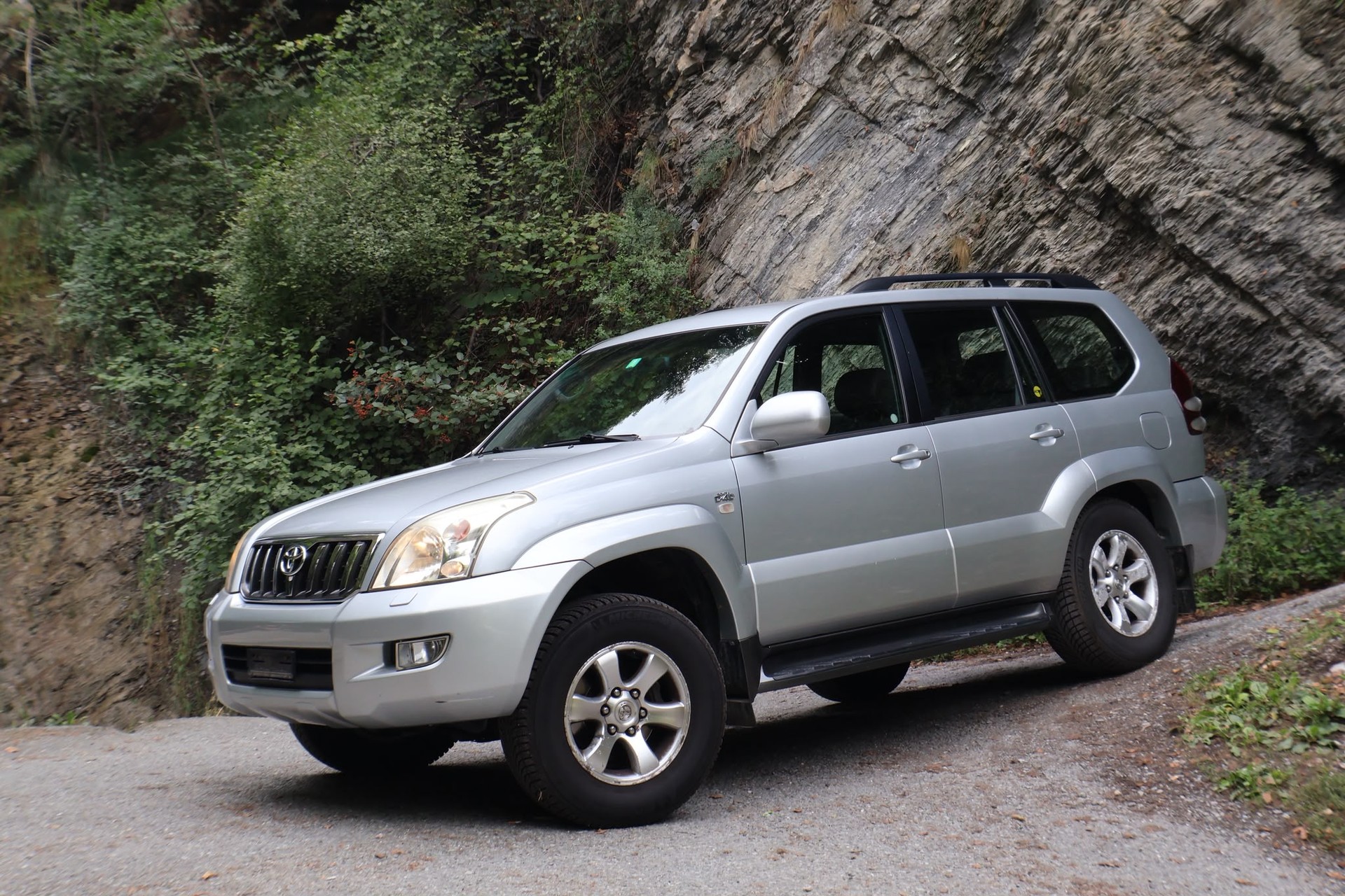 TOYOTA Land Cruiser 3.0 TD Linea Sol-showroom-element-1