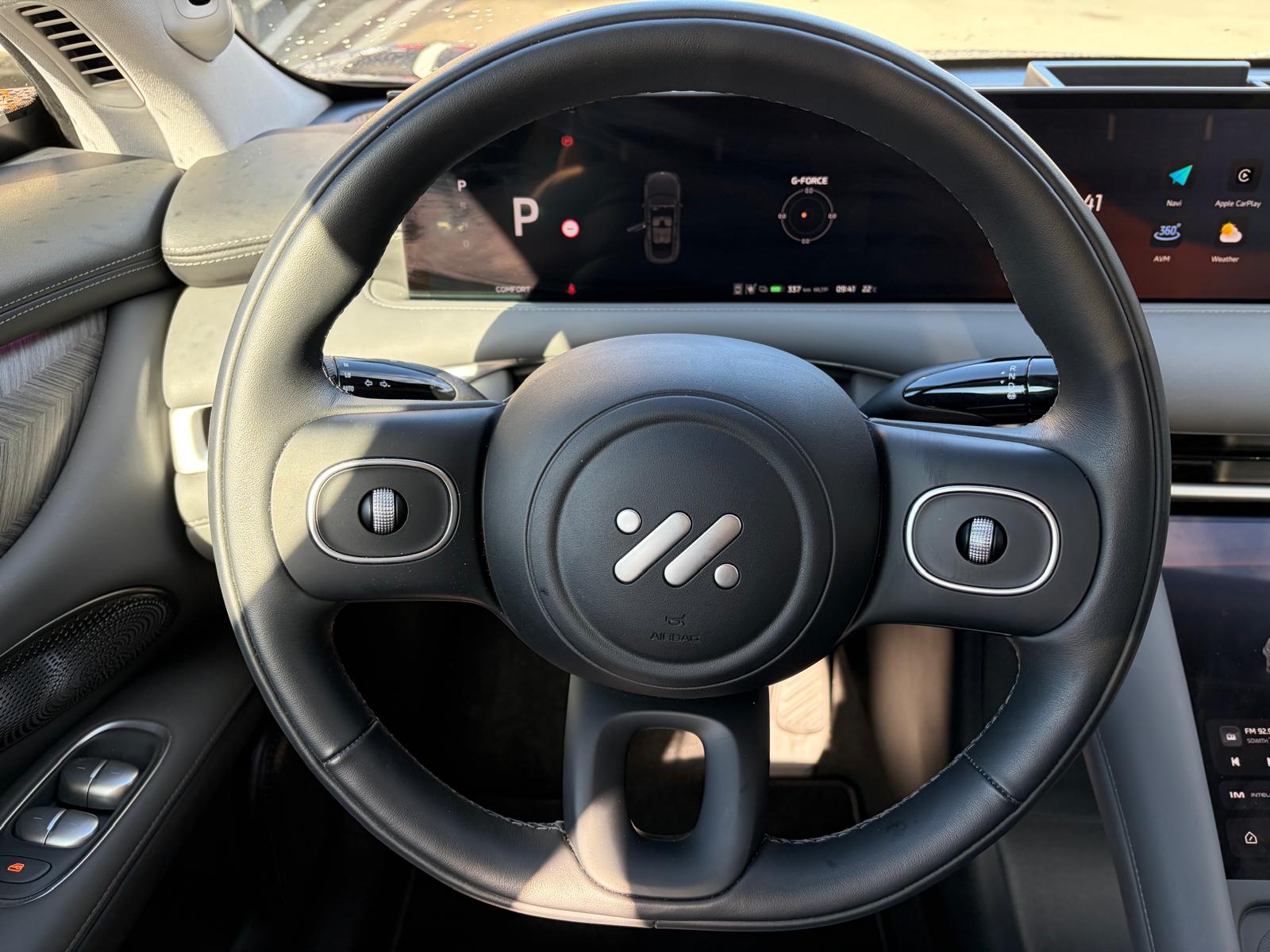 MG IM6 100 kWh Performance 21 4WD-image-12