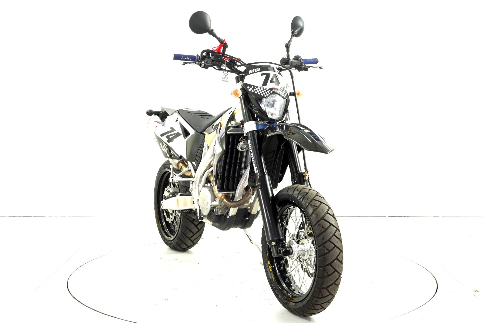 TM EN 250 Fi-image-1