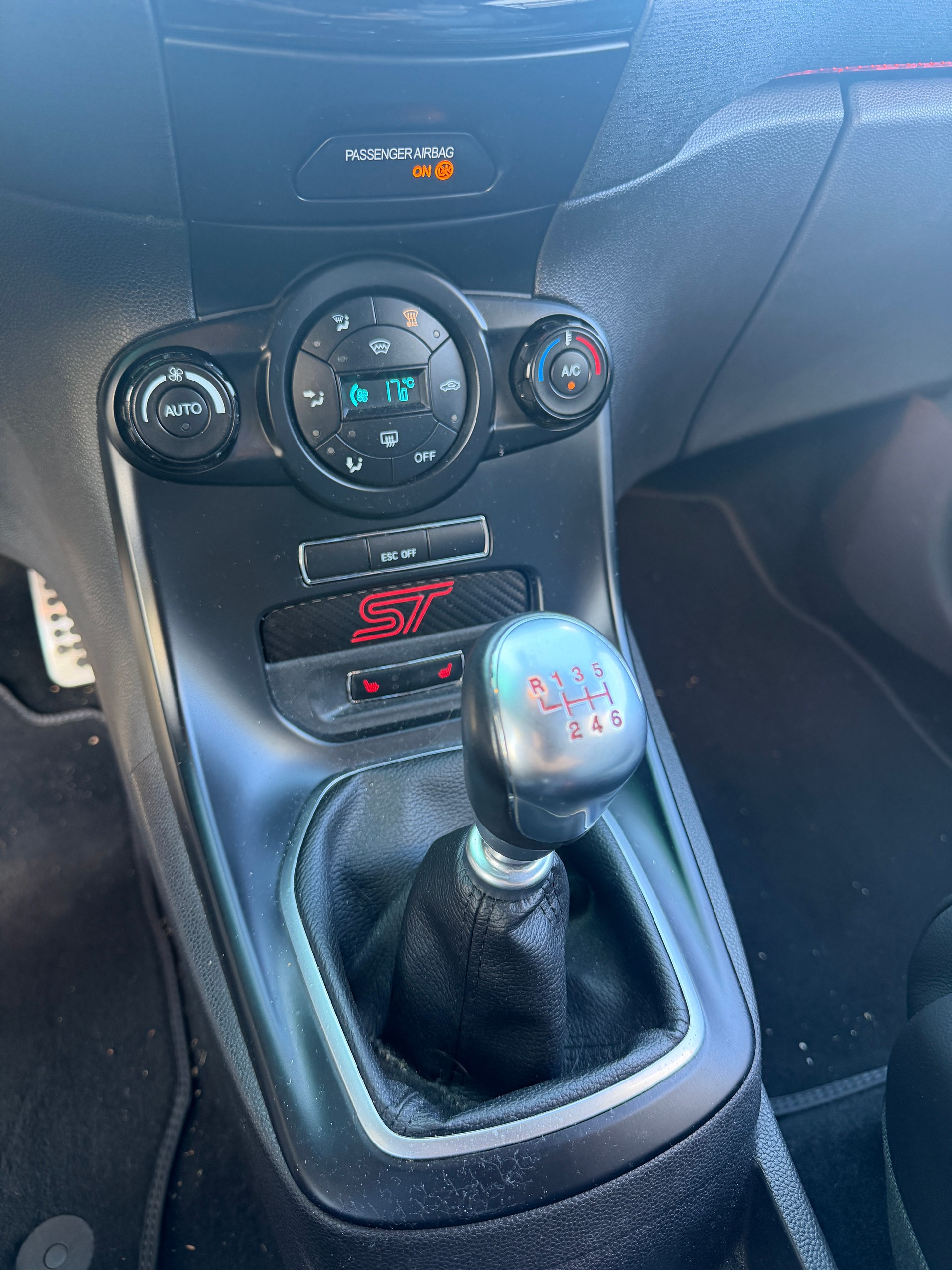 FORD Fiesta 1.6 SCTi ST-1-image-12