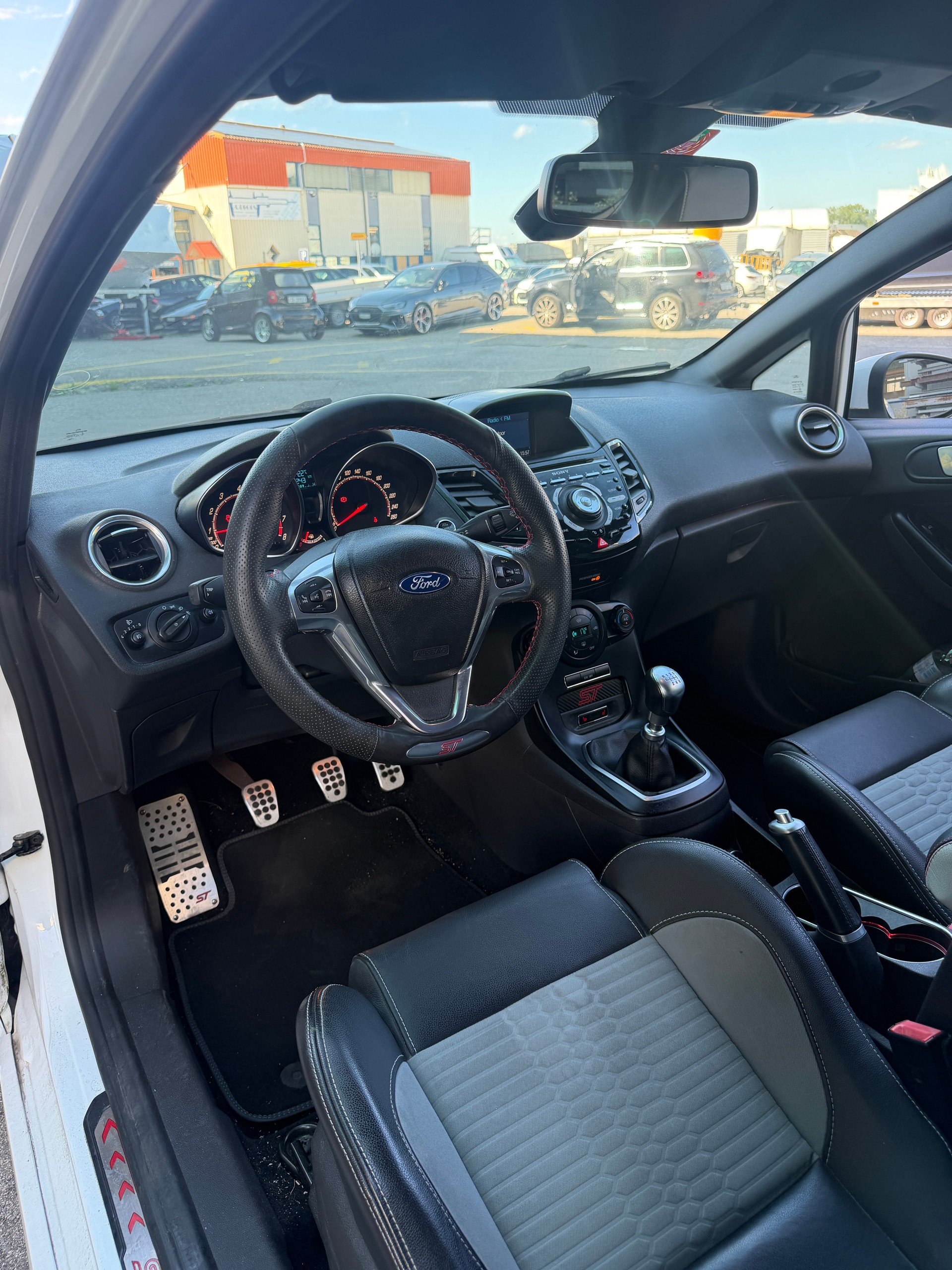 FORD Fiesta 1.6 SCTi ST-1-image-9