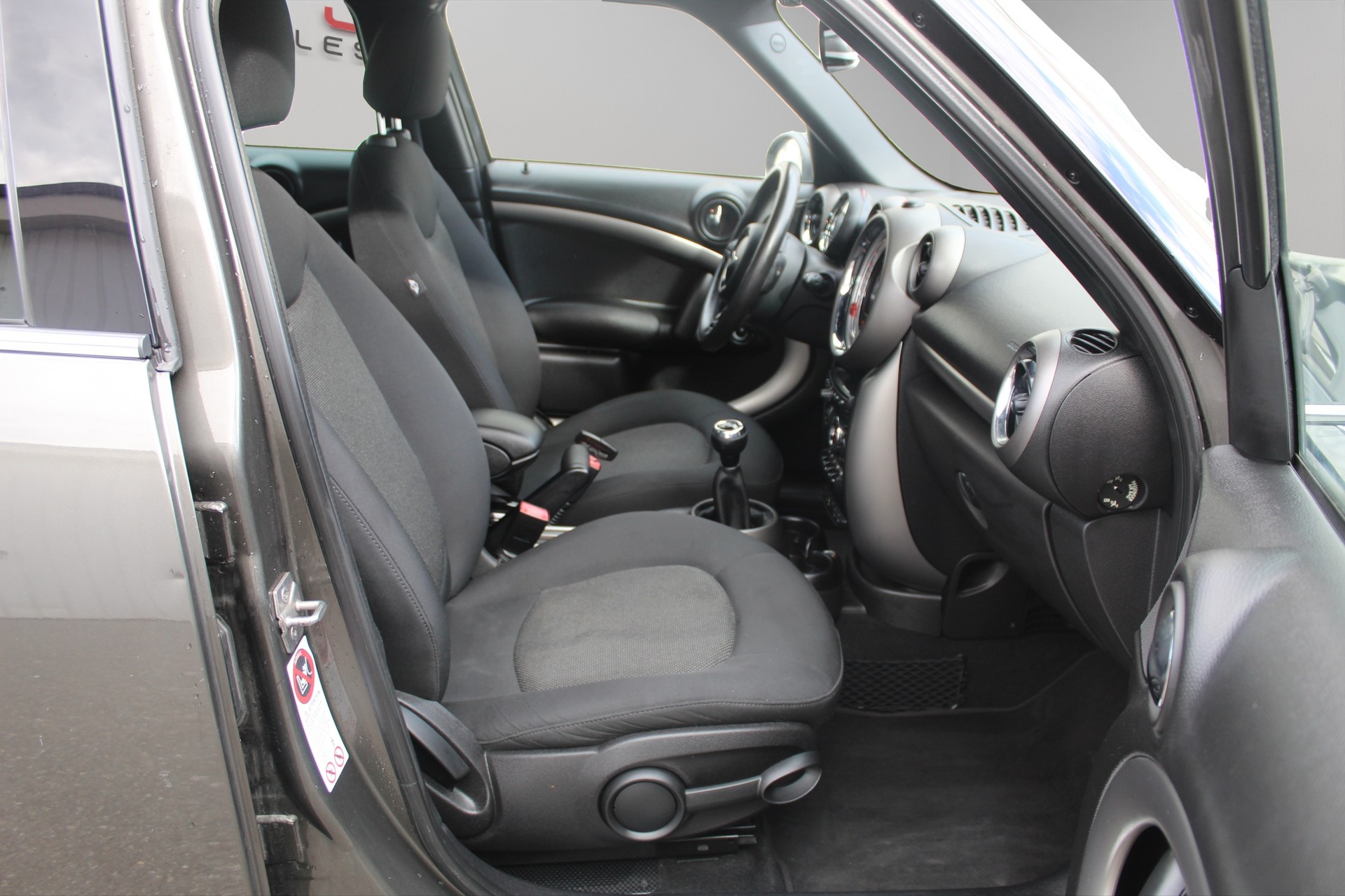 MINI Countryman One D FWD-image-9