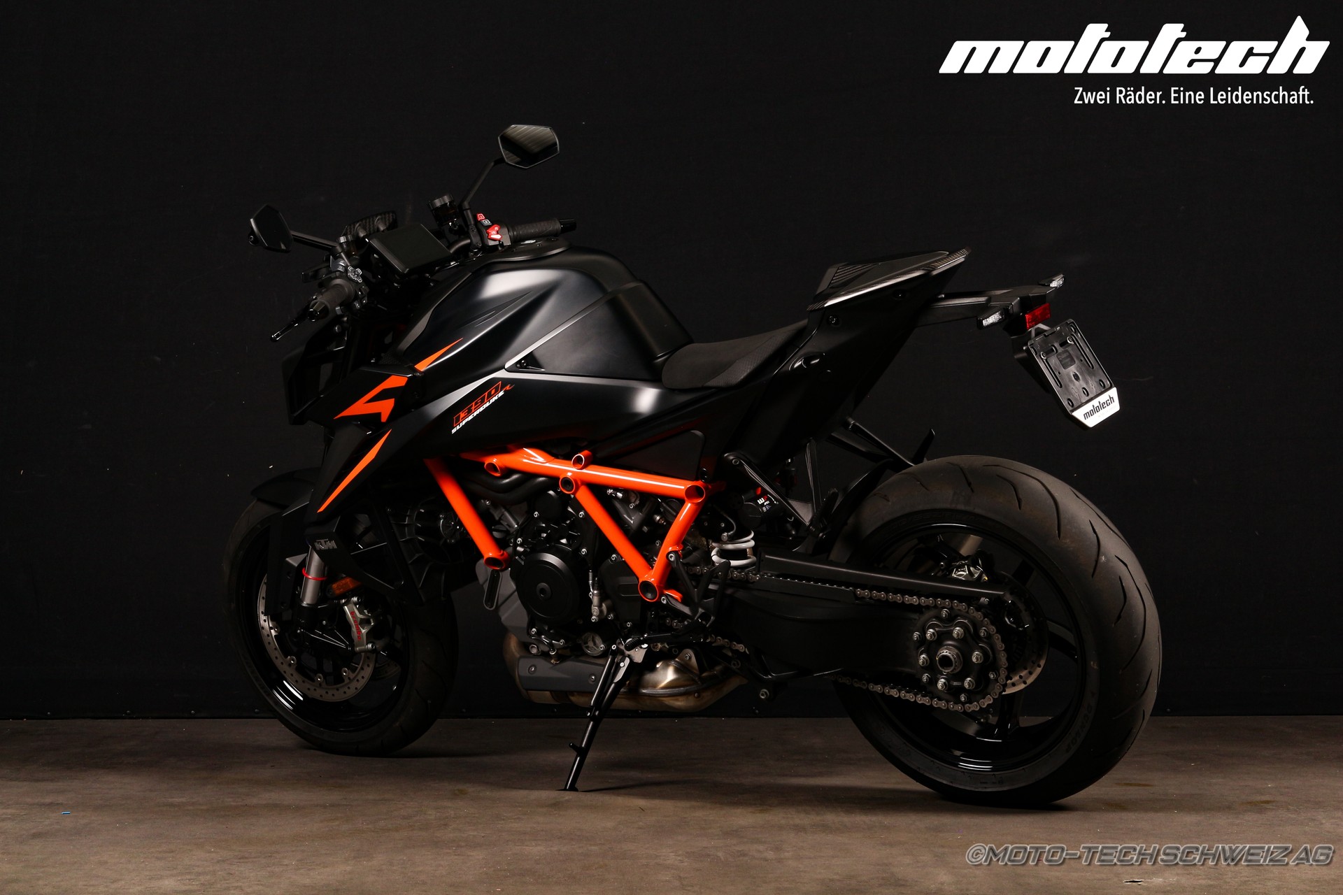 KTM 1390 Super Duke R-image-3