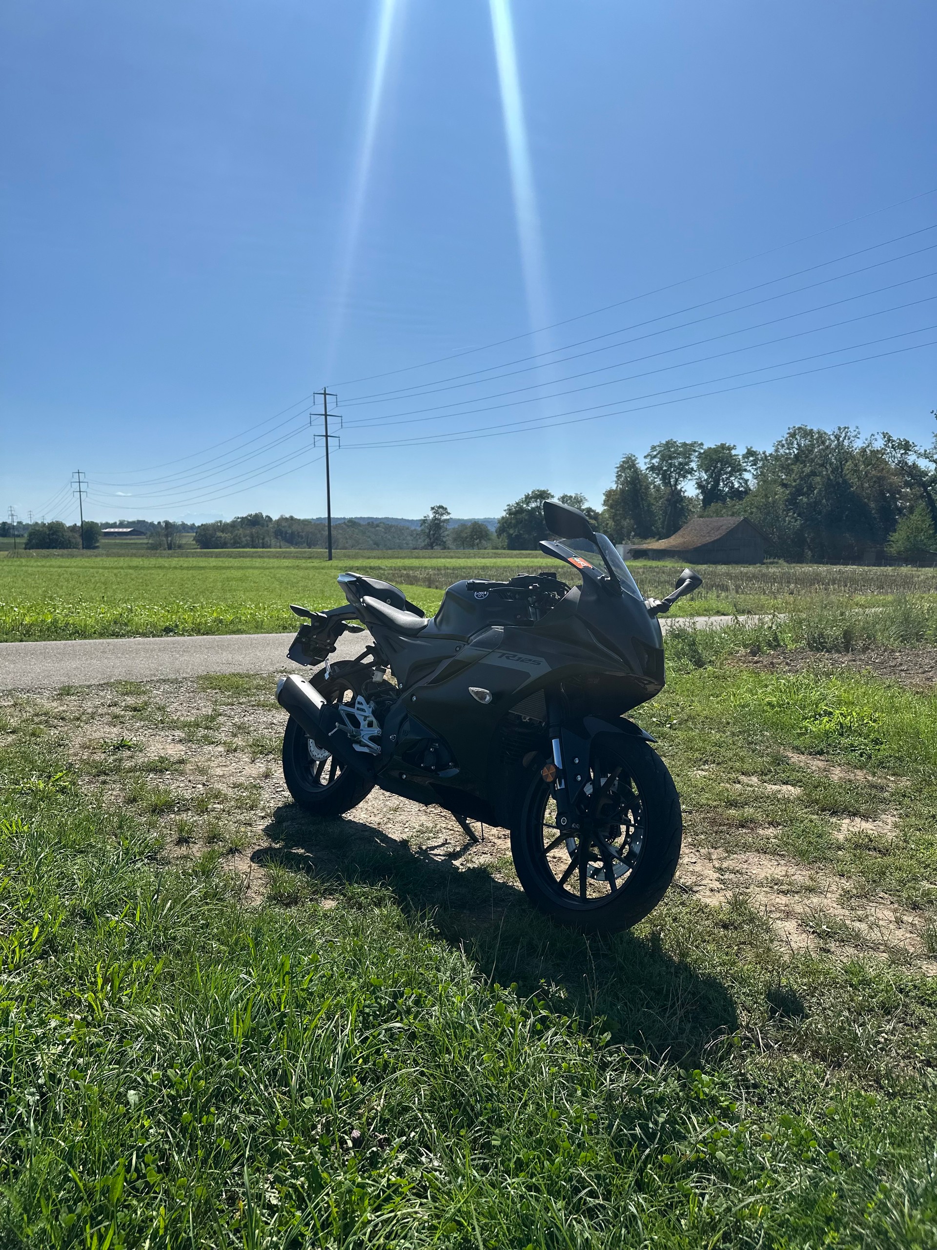 YAMAHA YZF-R 125 ABS-image-0