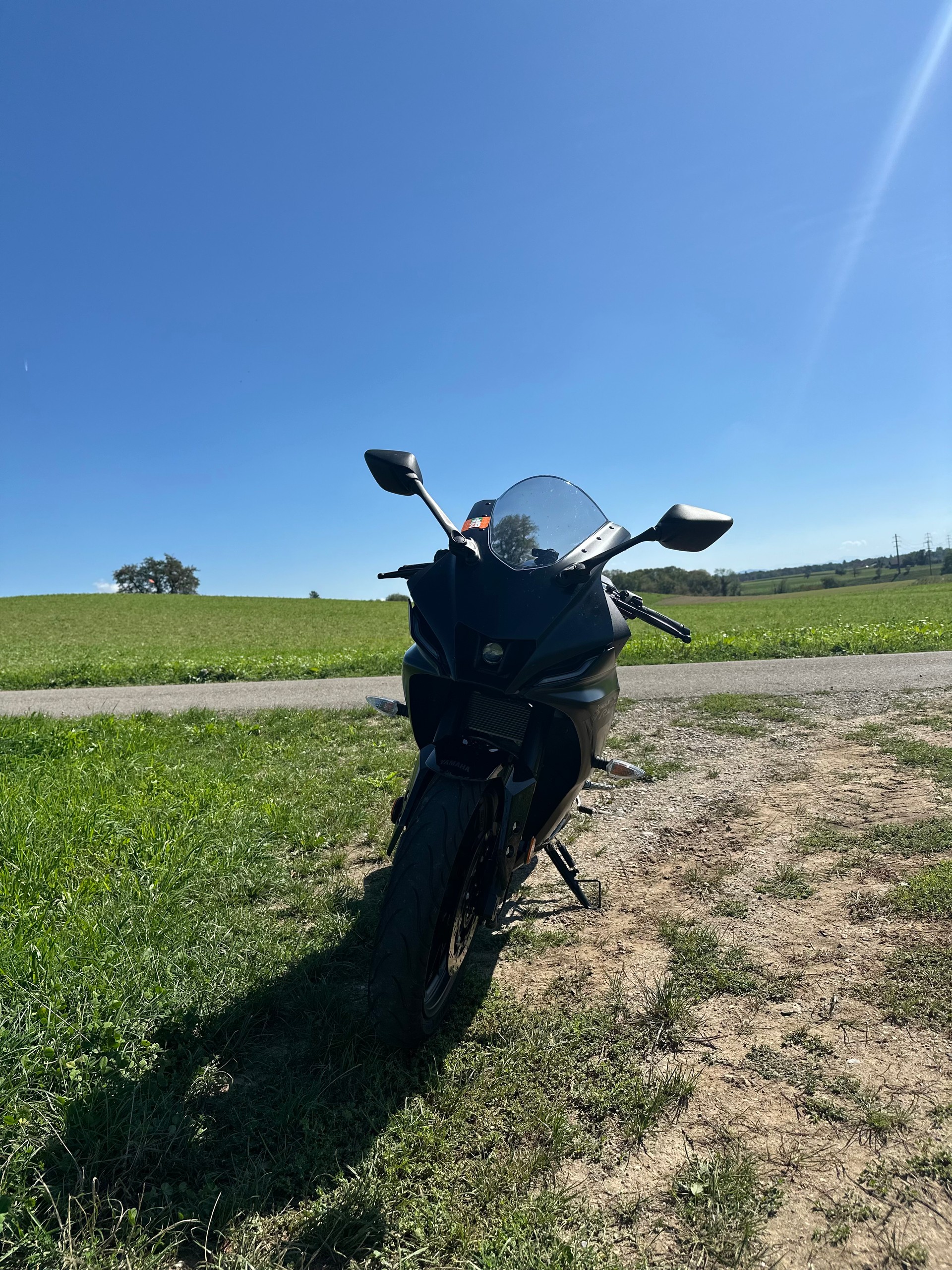 YAMAHA YZF-R 125 ABS-image-1
