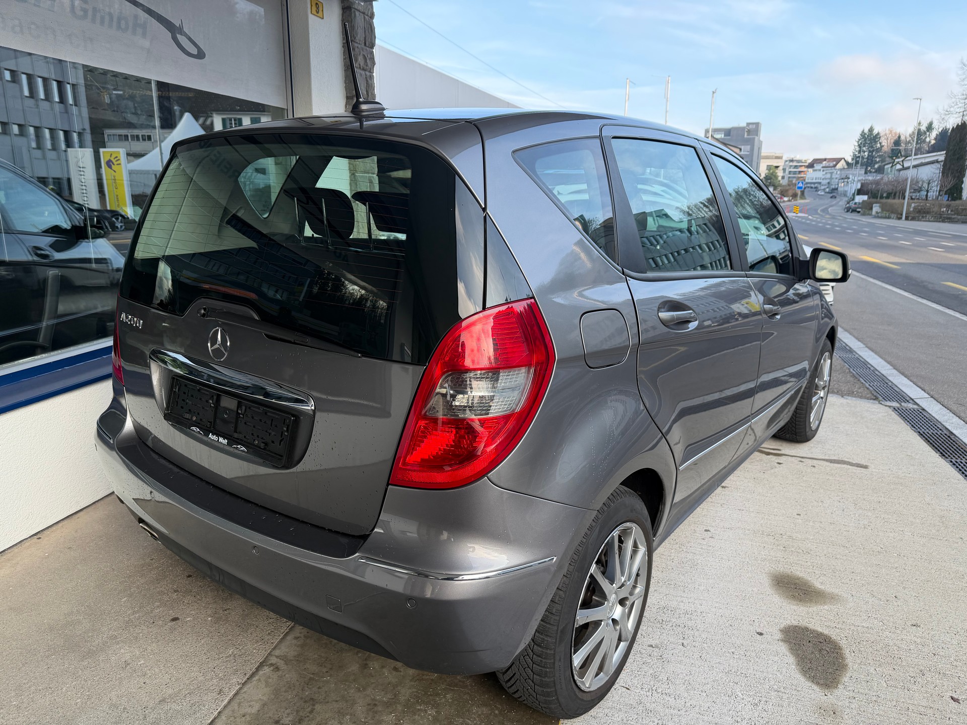 MERCEDES-BENZ A 200 Avantgarde Autotronic-image-5