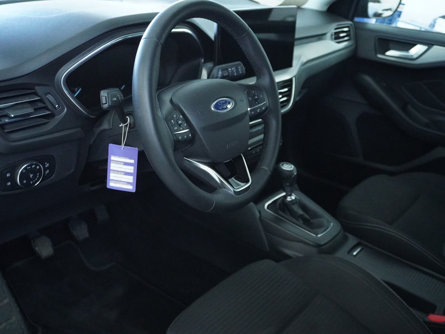 FORD Focus 1.0 MHEV Titanium-showroom-element-2