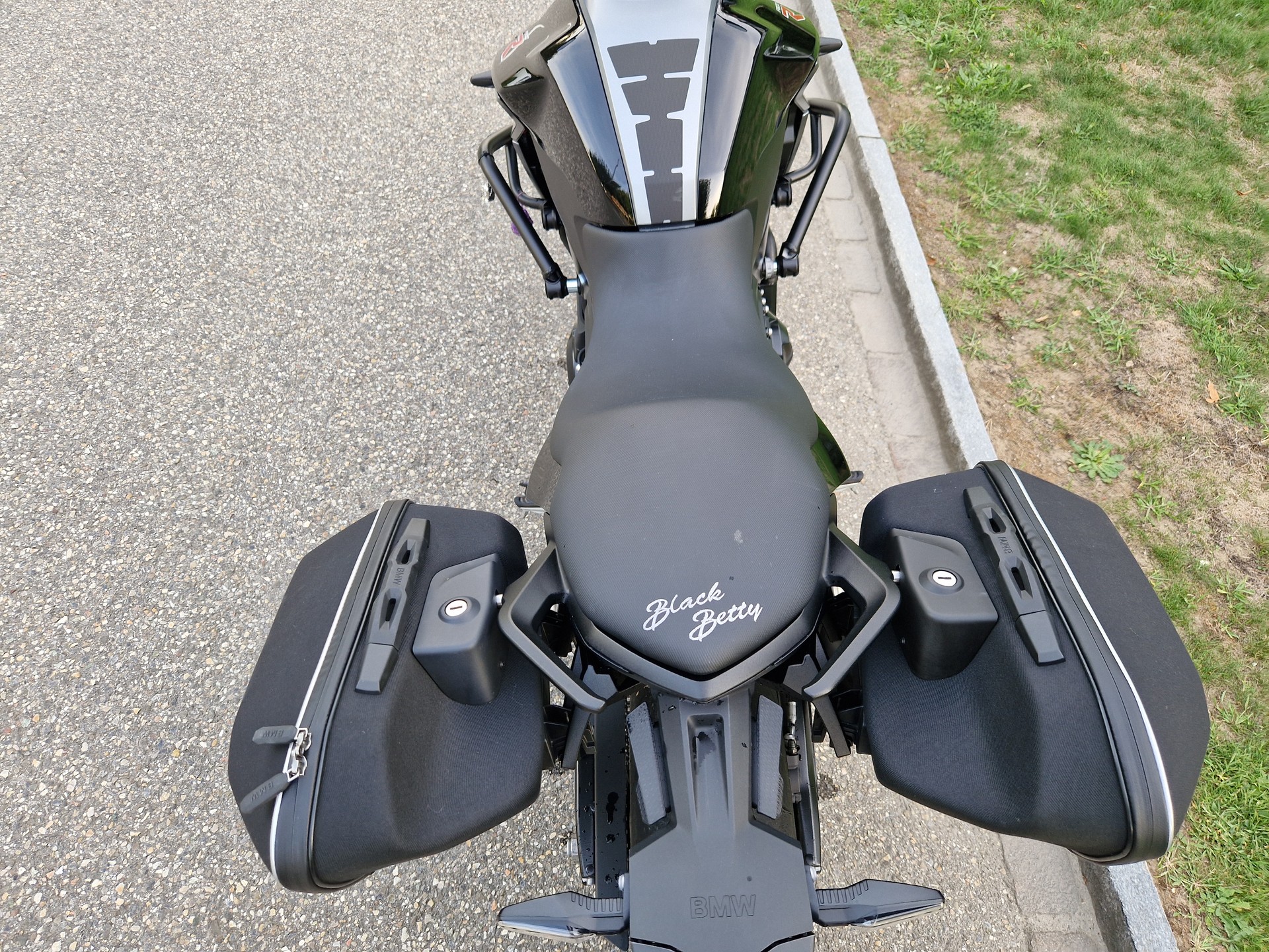 BMW F 900 R A2 (35kW) ABS-image-4