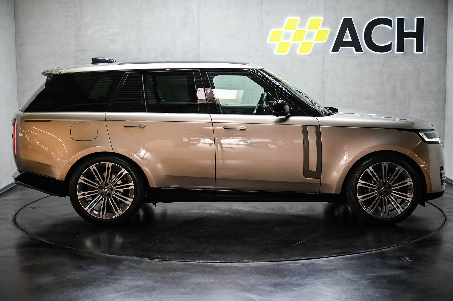 LAND ROVER Range Rover 3.0 TD6 350 HSE-image-10