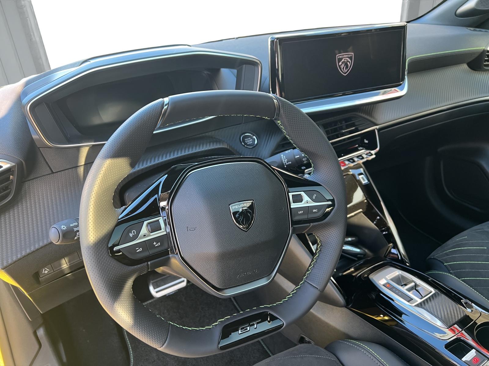 PEUGEOT 208 1.2 Hybrid 145 GT Exclusive-image-7