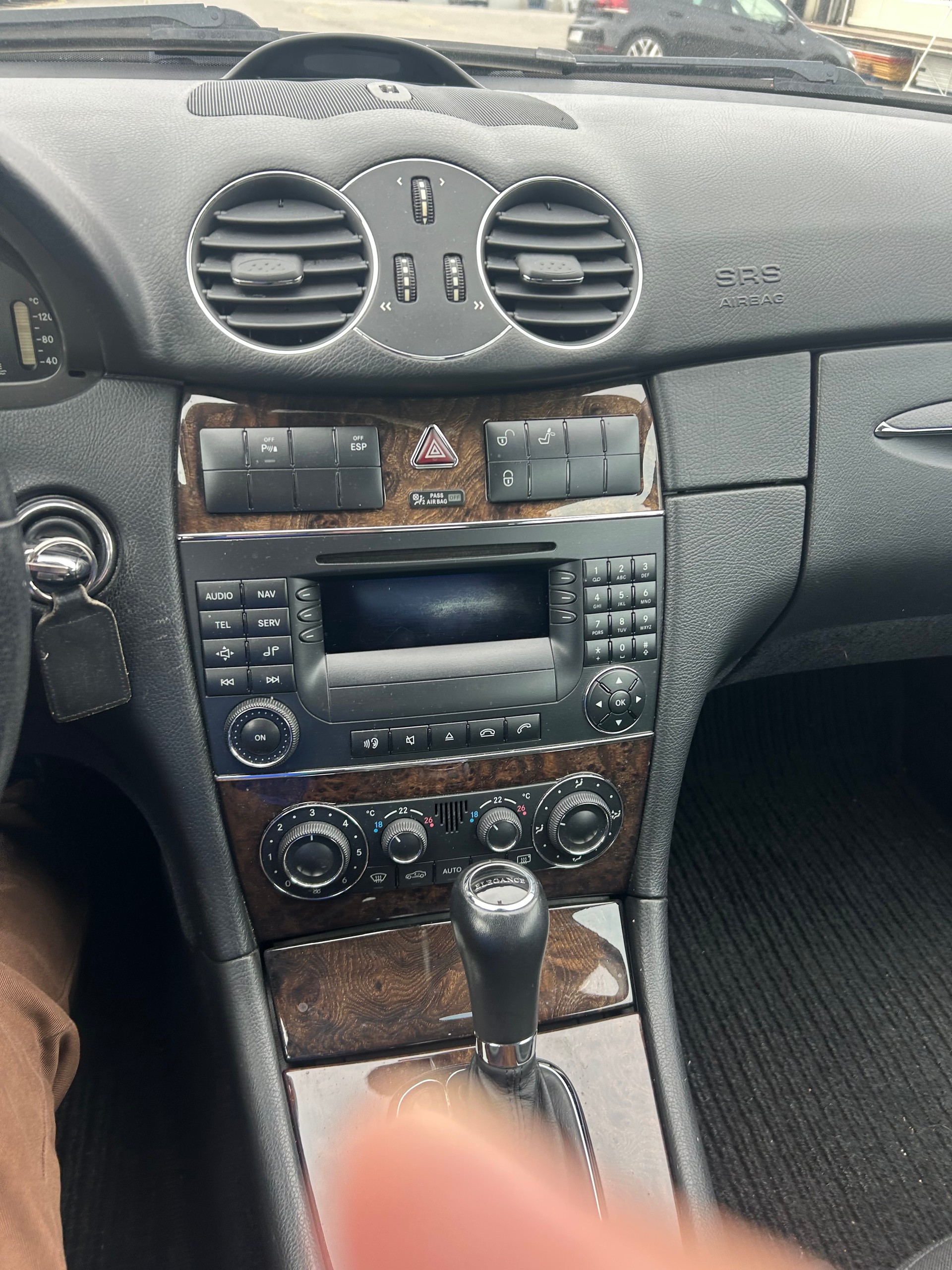 MERCEDES-BENZ CLK 200-image-4