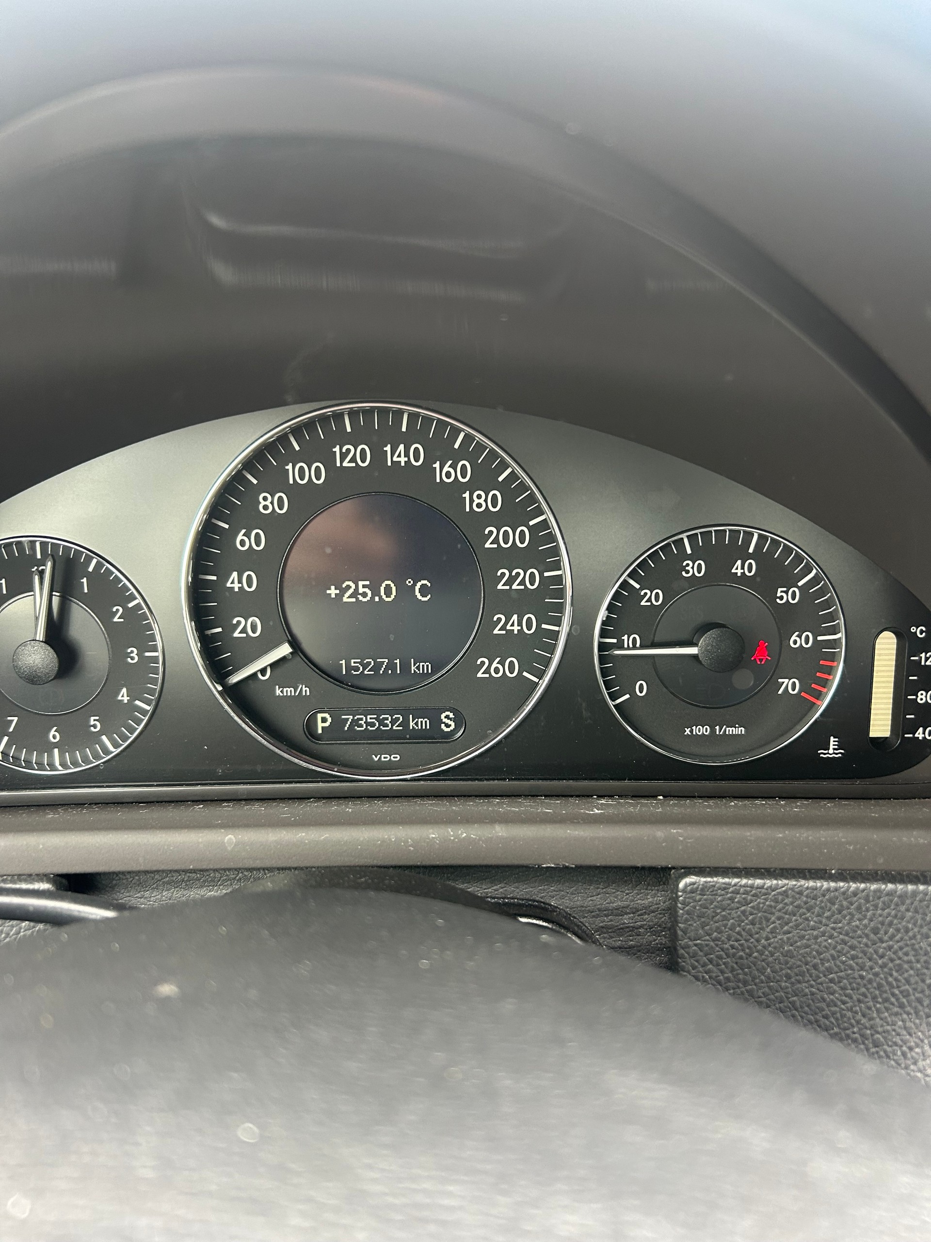 MERCEDES-BENZ CLK 200-showroom-element-1