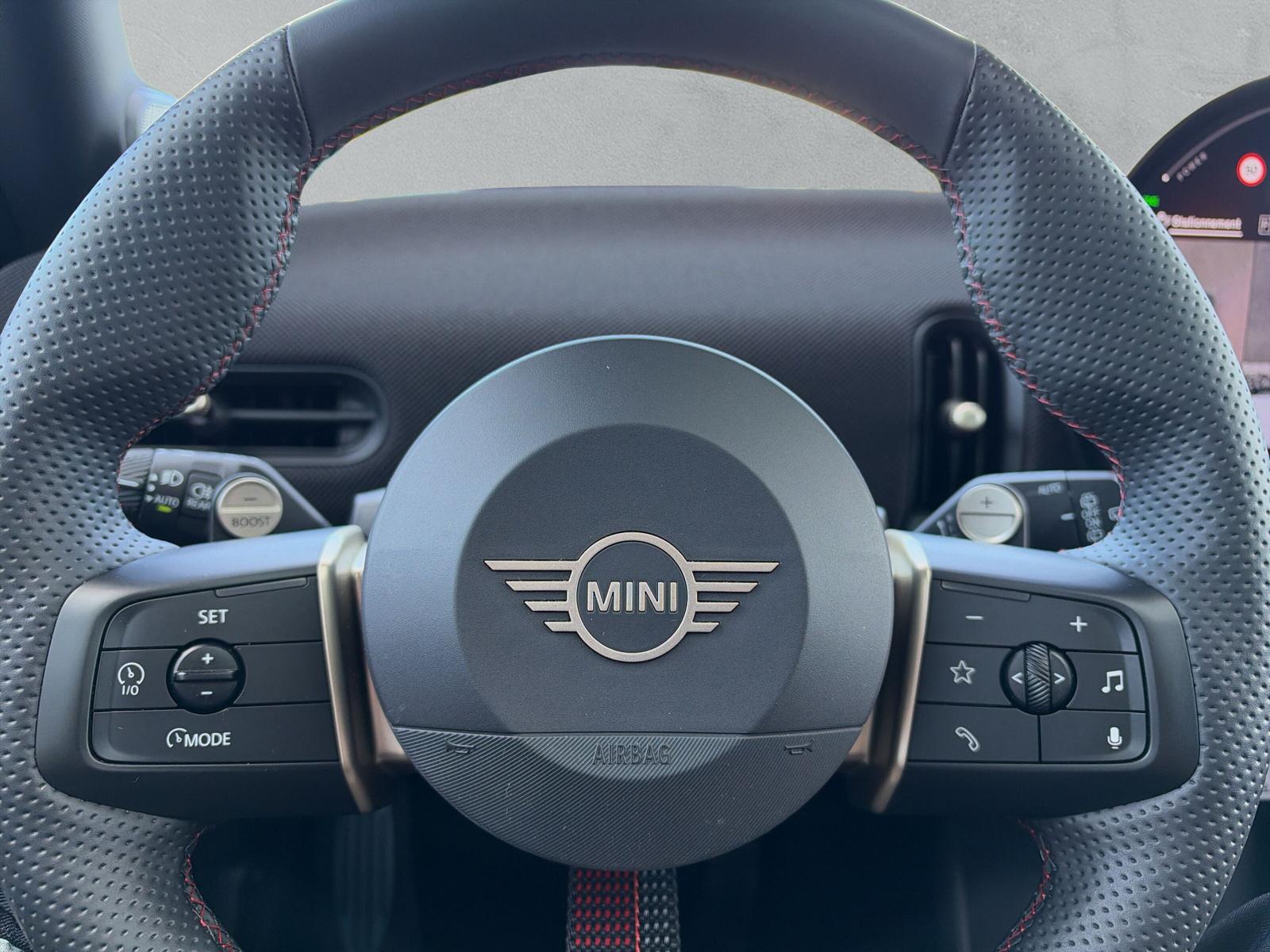 MINI John Cooper Works F66 2.0i (CH)-image-22
